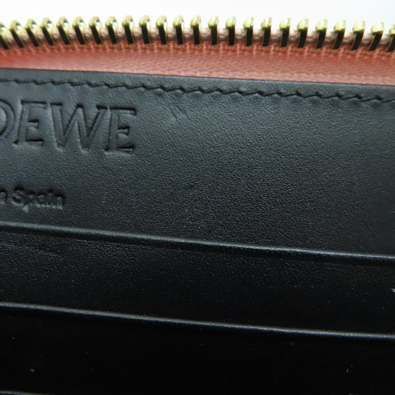 LOEWE 牛皮皮革Long Wallet金扣长钱包粉红色