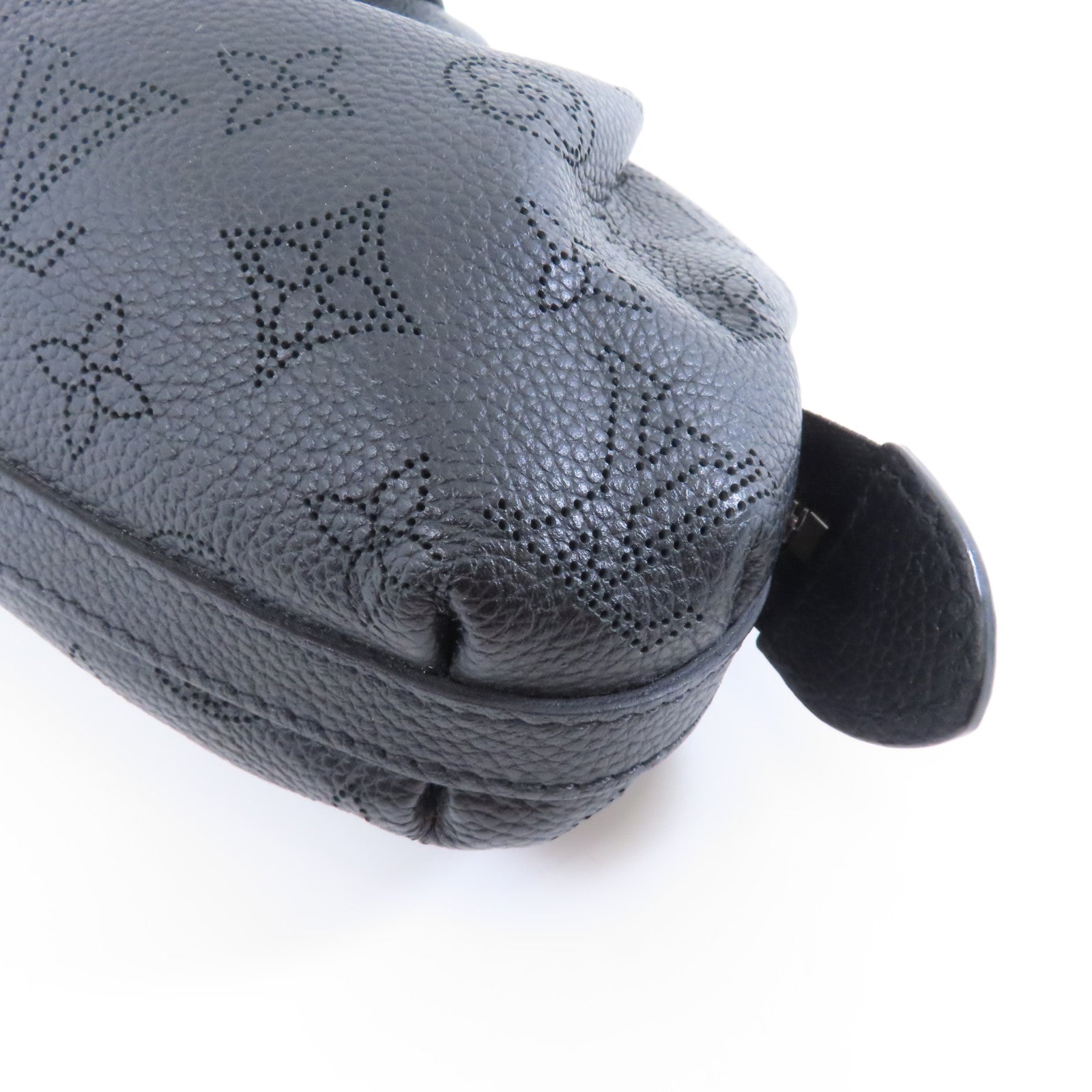 LOUIS VUITTON Mahina Mini Scara銀扣肩背袋黑色