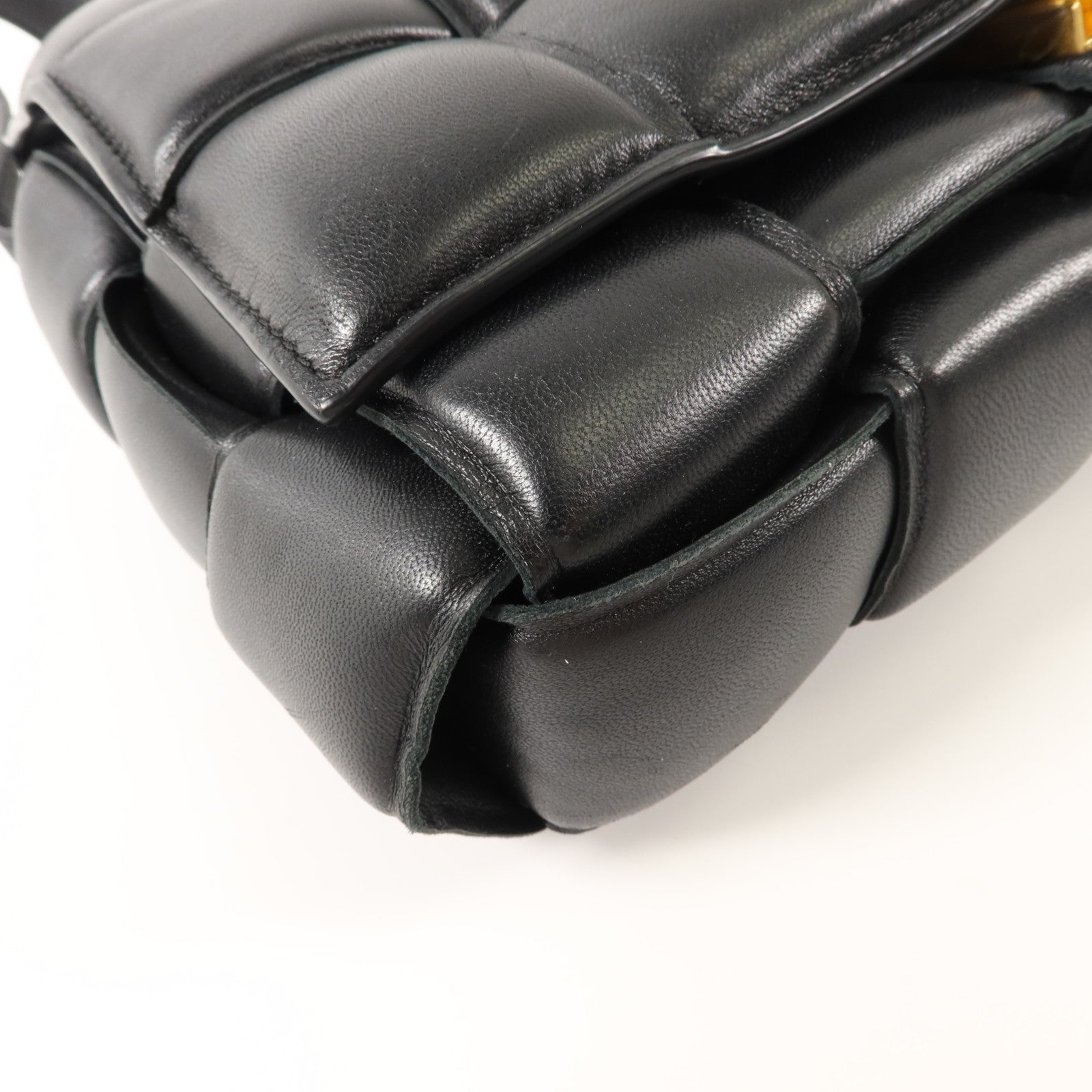 BOTTEGA VENETA 羊皮皮革Padded Cassette肩背袋