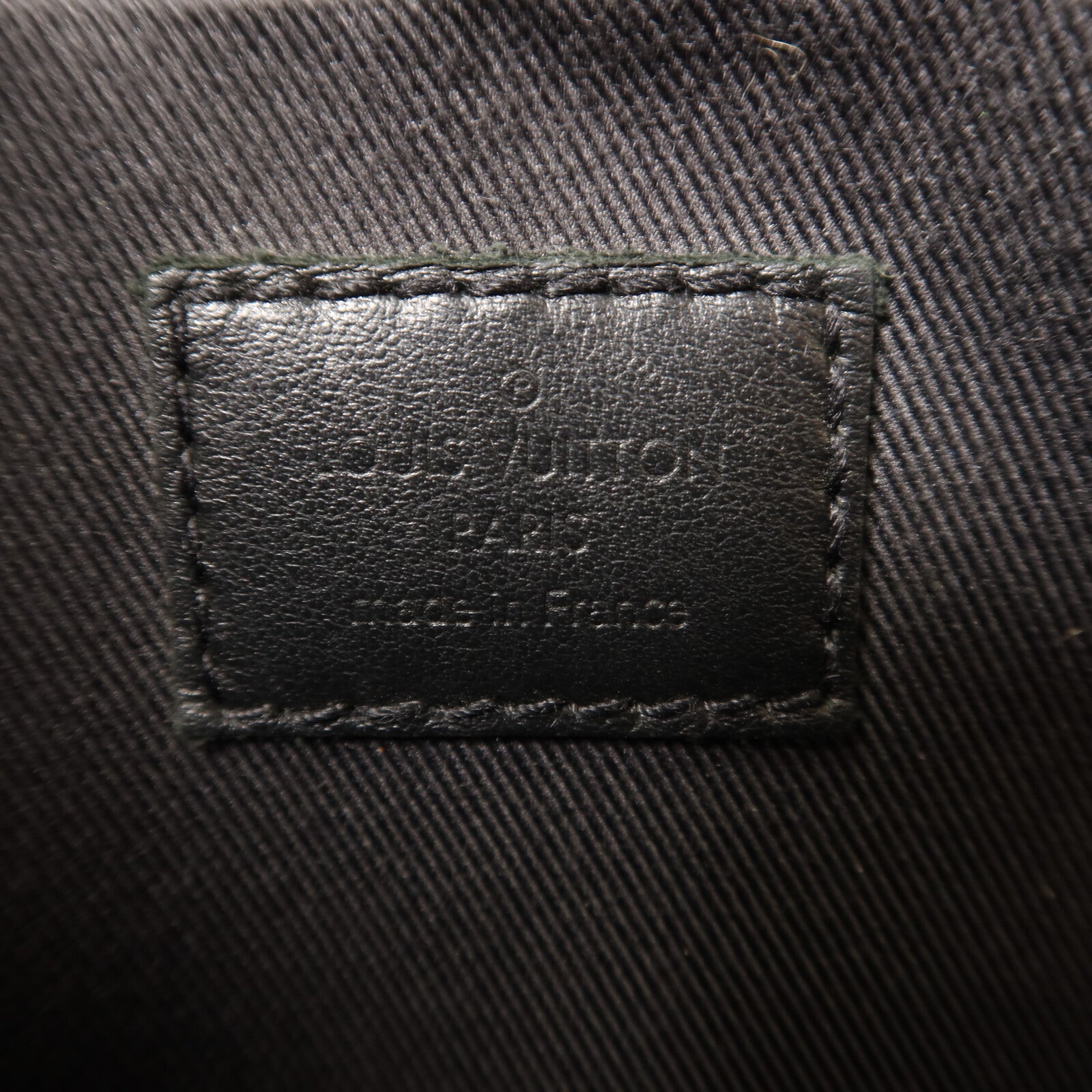 LOUIS VUITTON Monogram Eclipse Reverse Trio Messenger銀扣肩背袋灰色