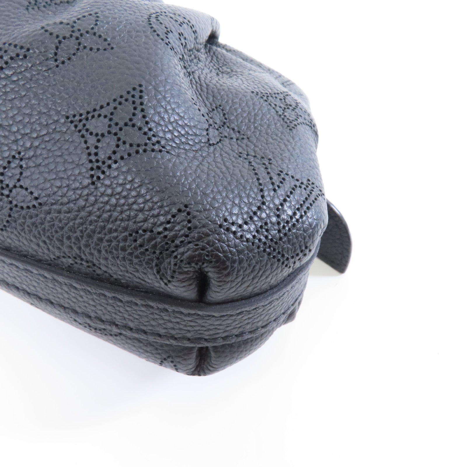 LOUIS VUITTON Mahina Mini Scara銀扣肩背袋黑色
