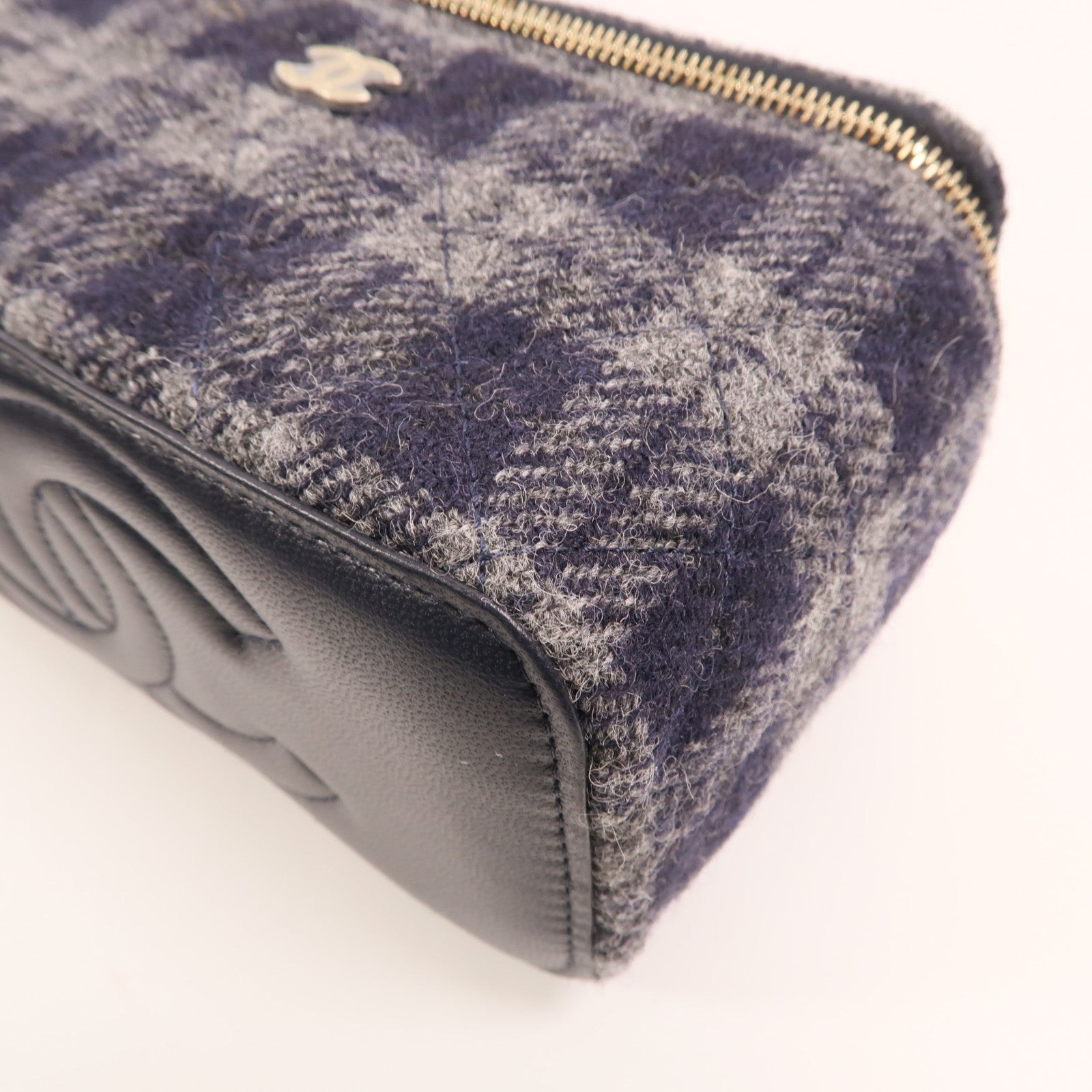 CHANEL 羊毛Vanity Case金扣肩背袋