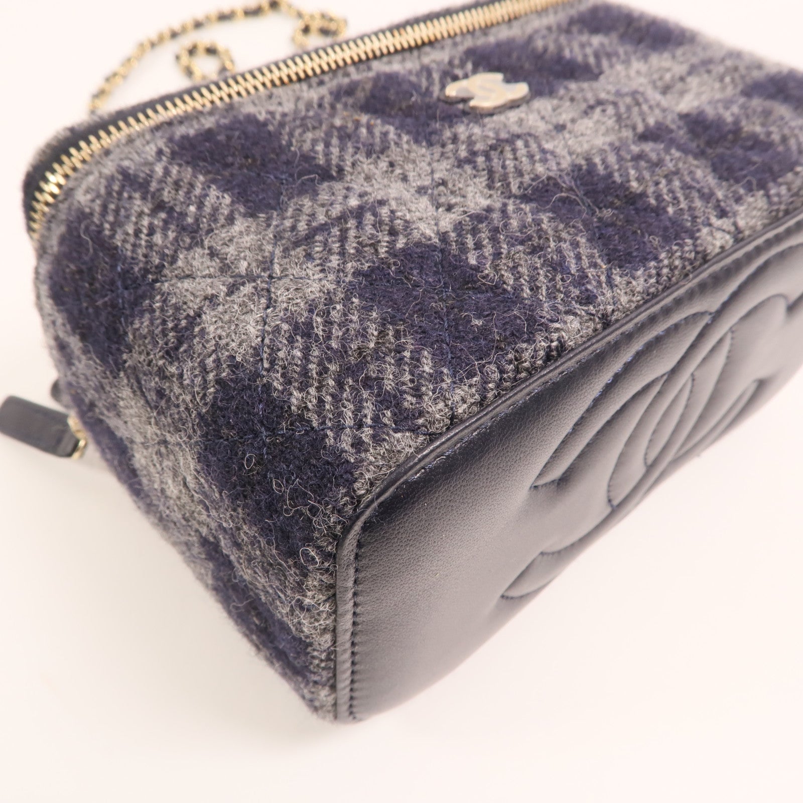 CHANEL 羊毛Vanity Case金扣肩背袋