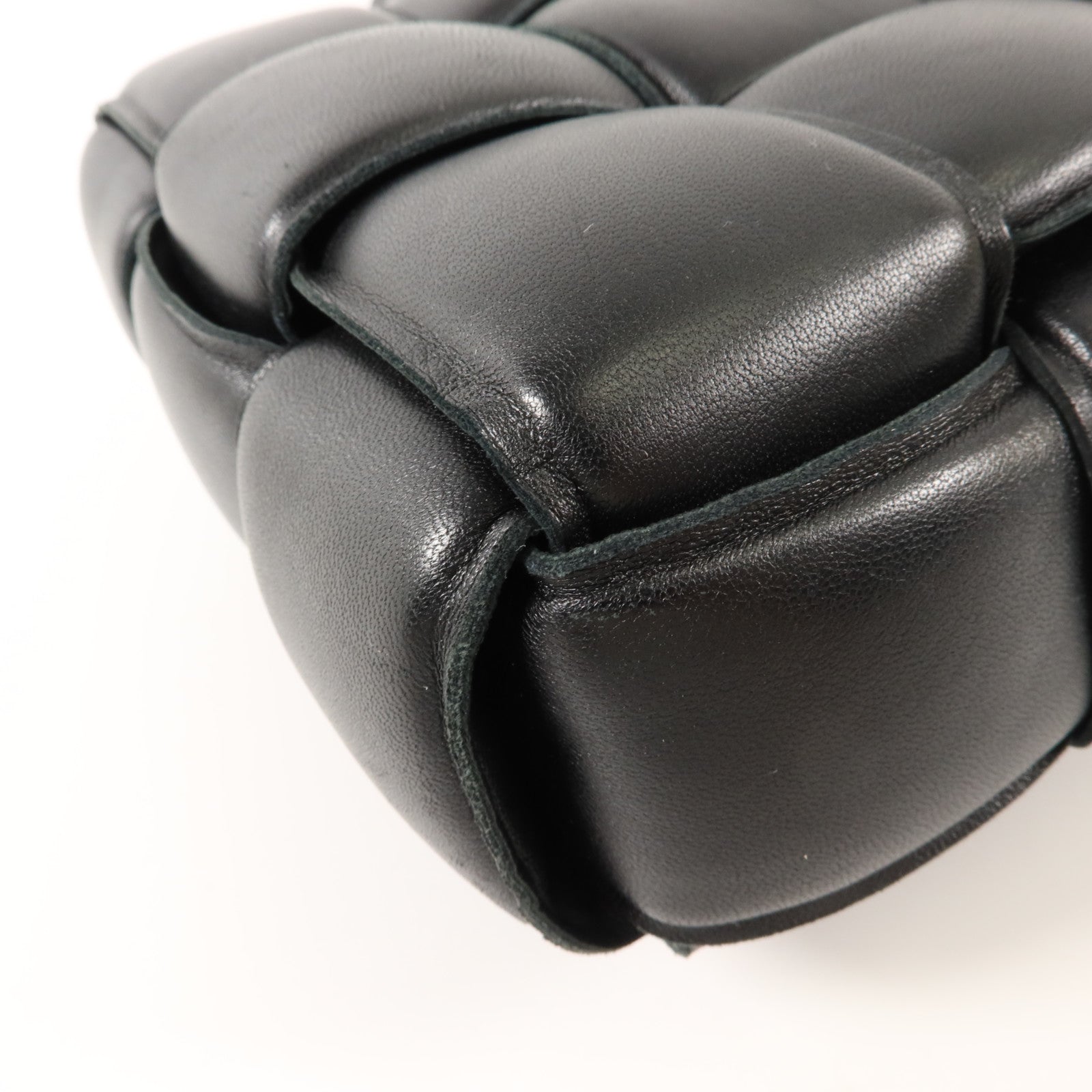 BOTTEGA VENETA 羊皮皮革Padded Cassette肩背袋