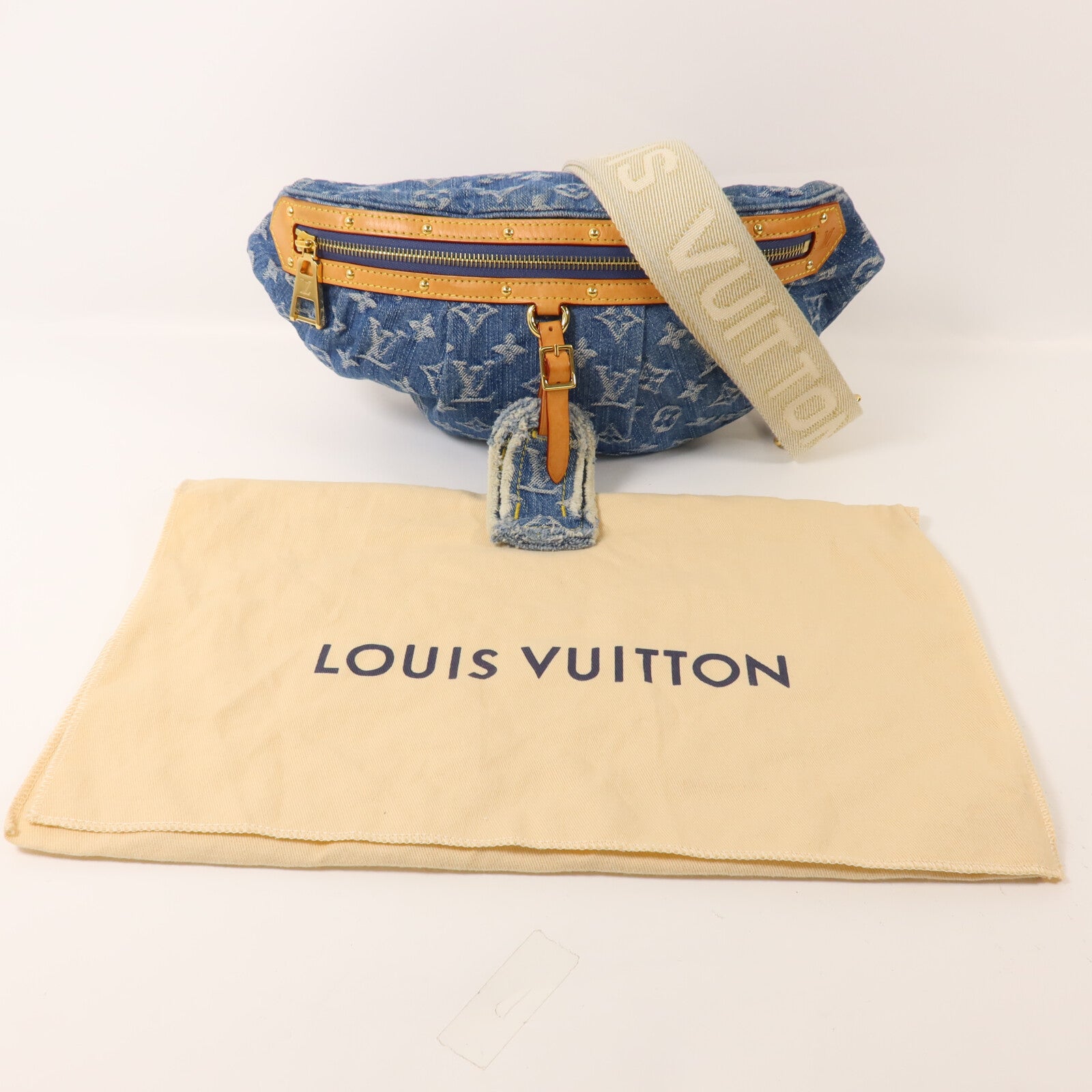LOUIS VUITTON Monogram Denim Bum Bag腰包