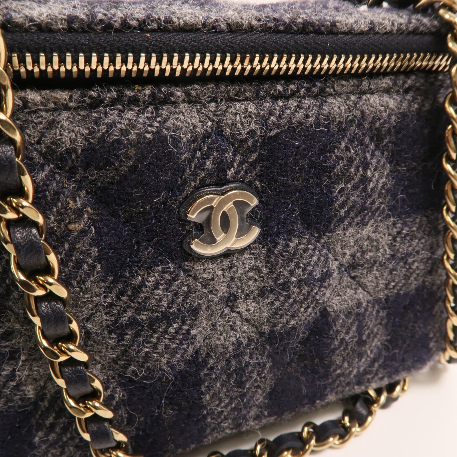 CHANEL 羊毛Vanity Case金扣肩背袋