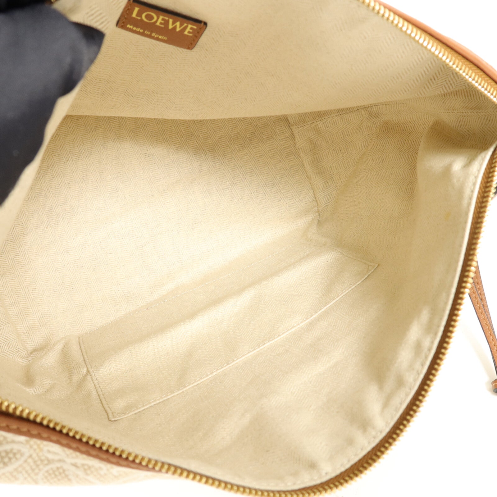 LOEWE 帆布Medium Cubi肩背袋