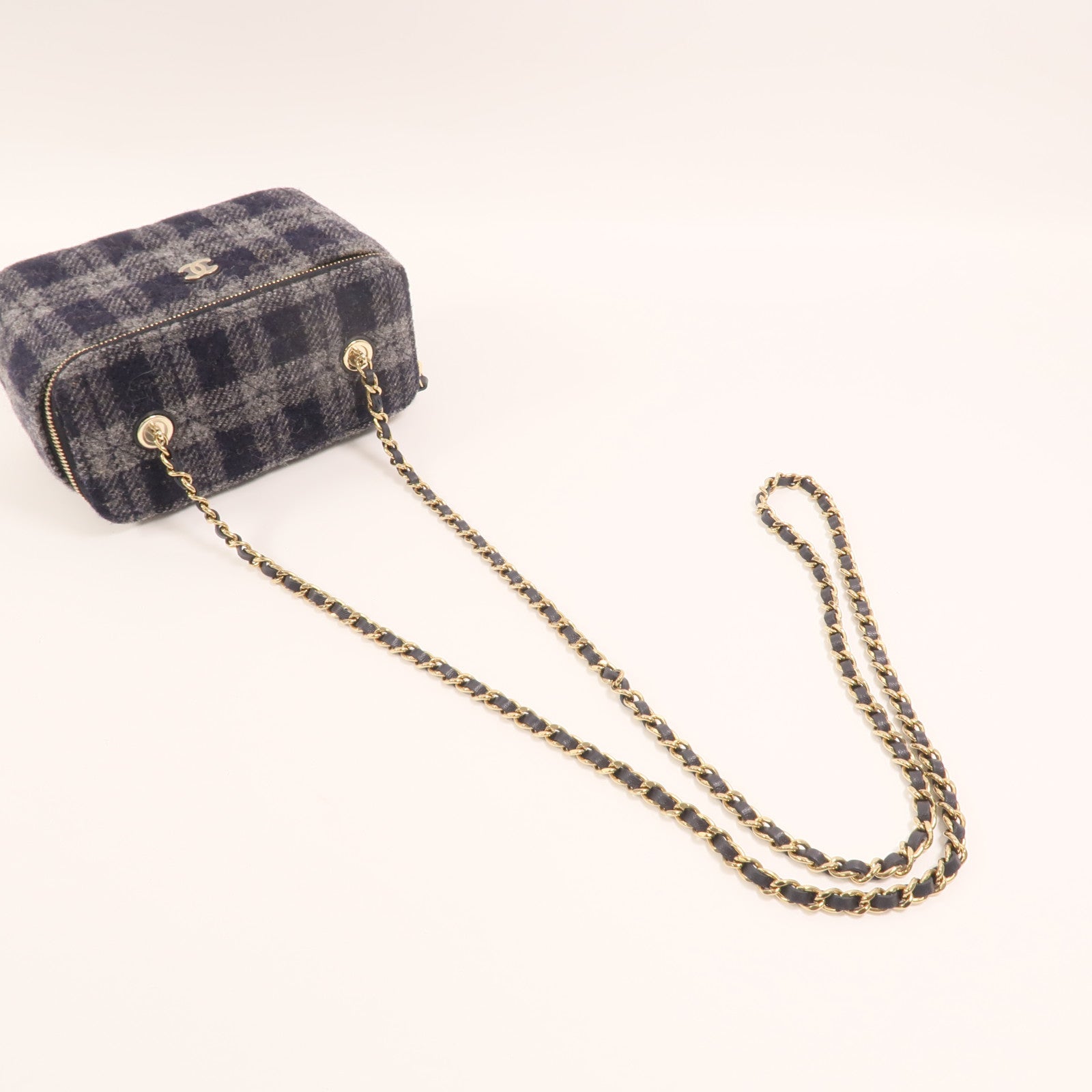 CHANEL 羊毛Vanity Case金扣肩背袋