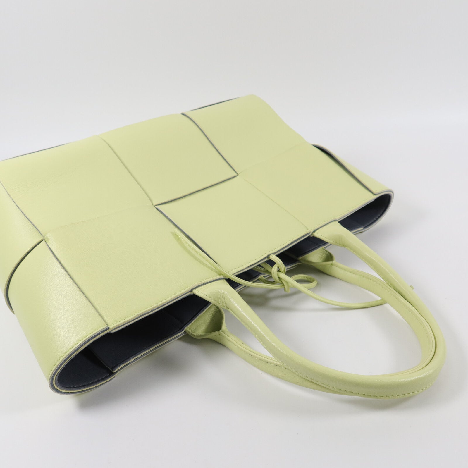 BOTTEGA VENETA 牛皮皮革Small Arco手挽袋