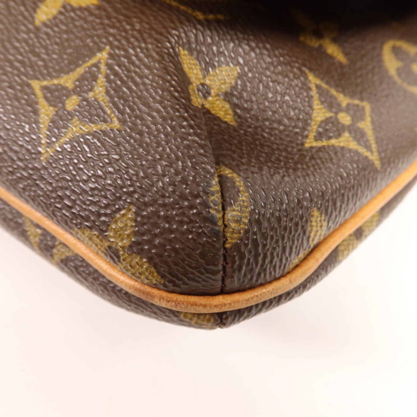 LOUIS VUITTON Monogram Musette Tango Short Shoulder金扣肩背袋