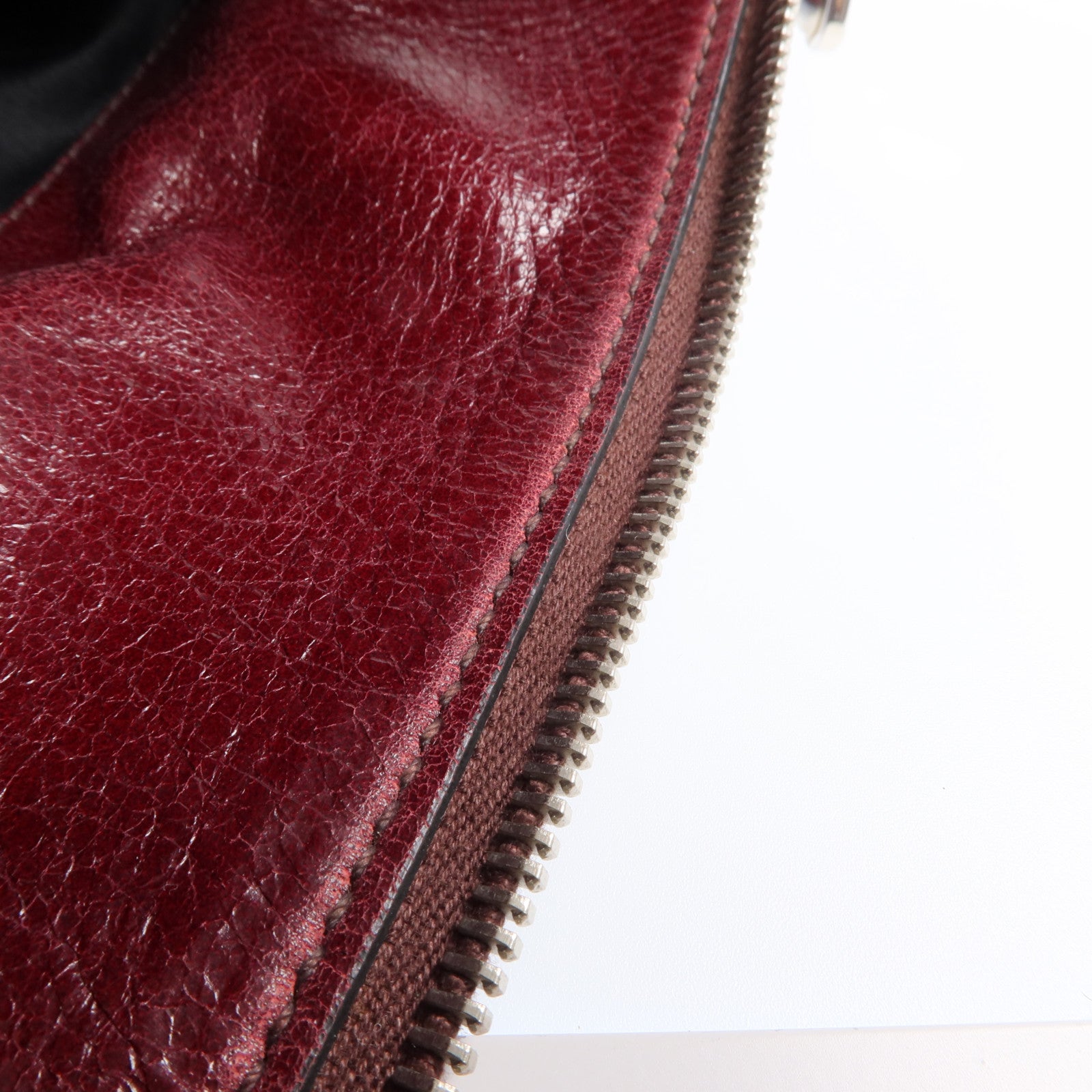 Miu Miu 牛皮皮革Clutch Bag銀扣手拿包