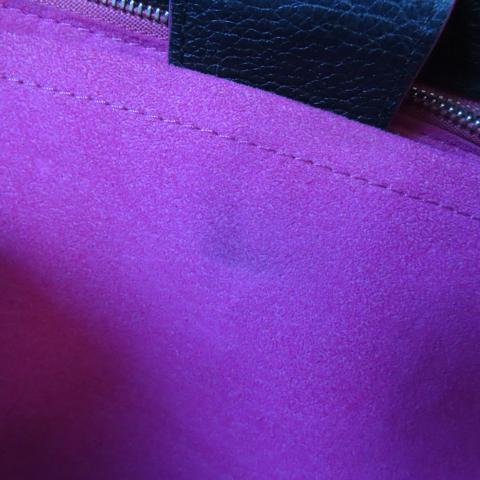 LOUIS VUITTON 牛皮皮革Lockme Bucket Bag銀扣肩背袋黑色