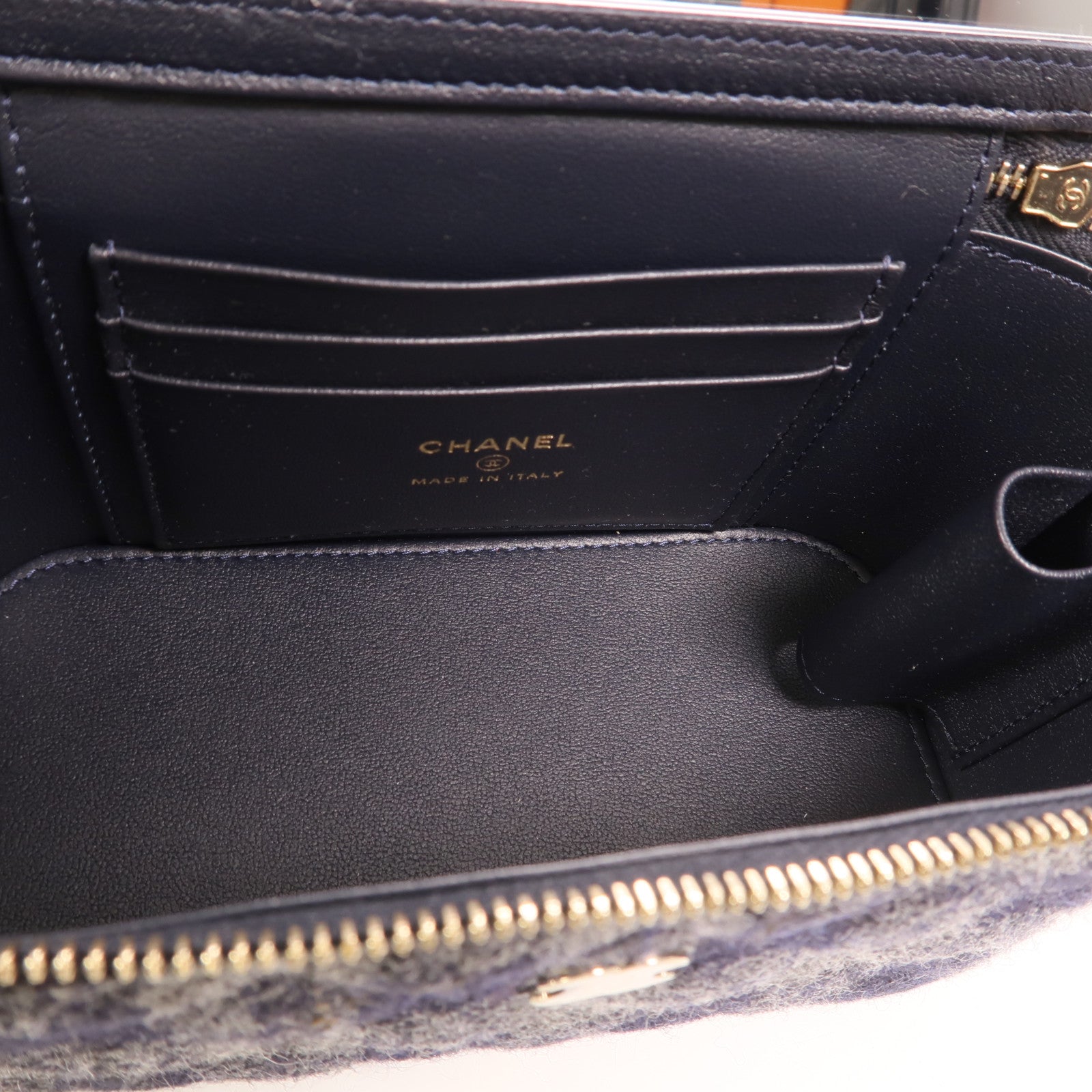 CHANEL 羊毛Vanity Case金扣肩背袋