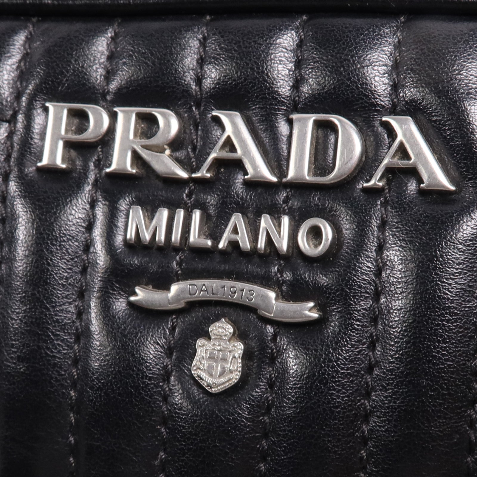 PRADA 牛皮皮革Shoulder Bag銀扣肩背袋