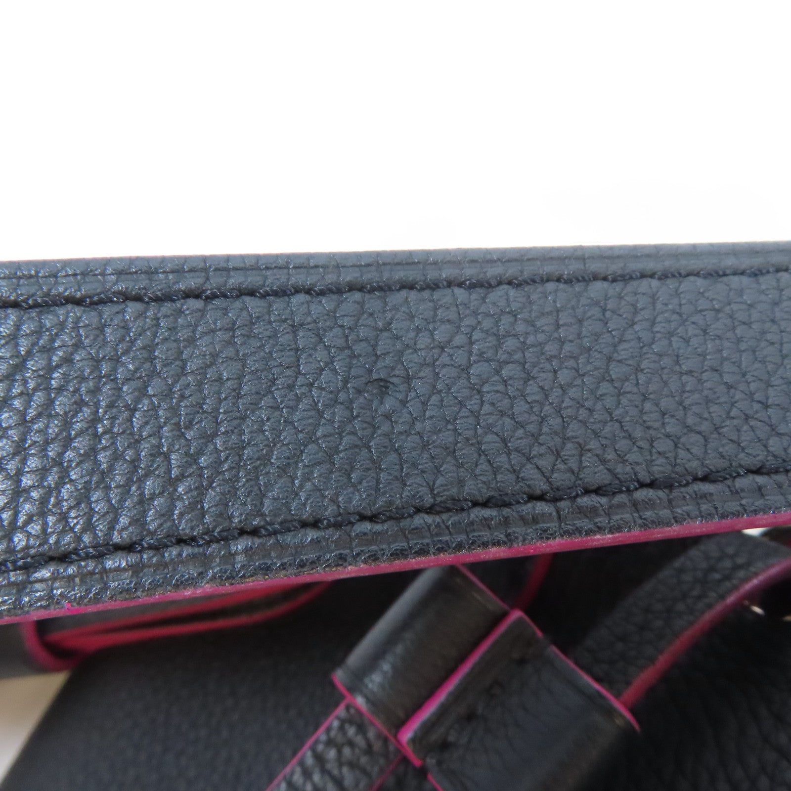 LOUIS VUITTON 牛皮皮革Lockme Bucket Bag銀扣肩背袋黑色
