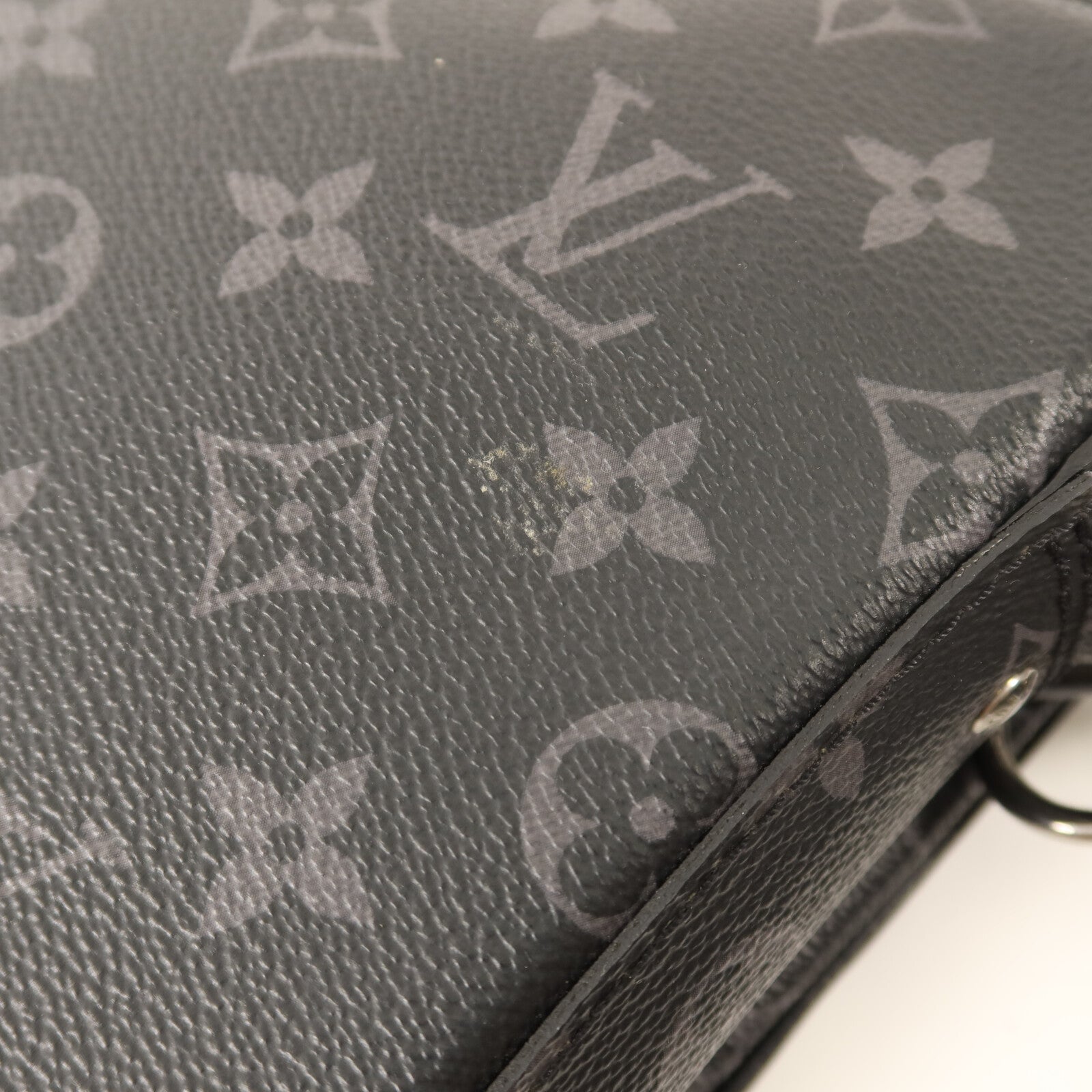 LOUIS VUITTON Monogram Eclipse Reverse Trio Messenger銀扣肩背袋灰色
