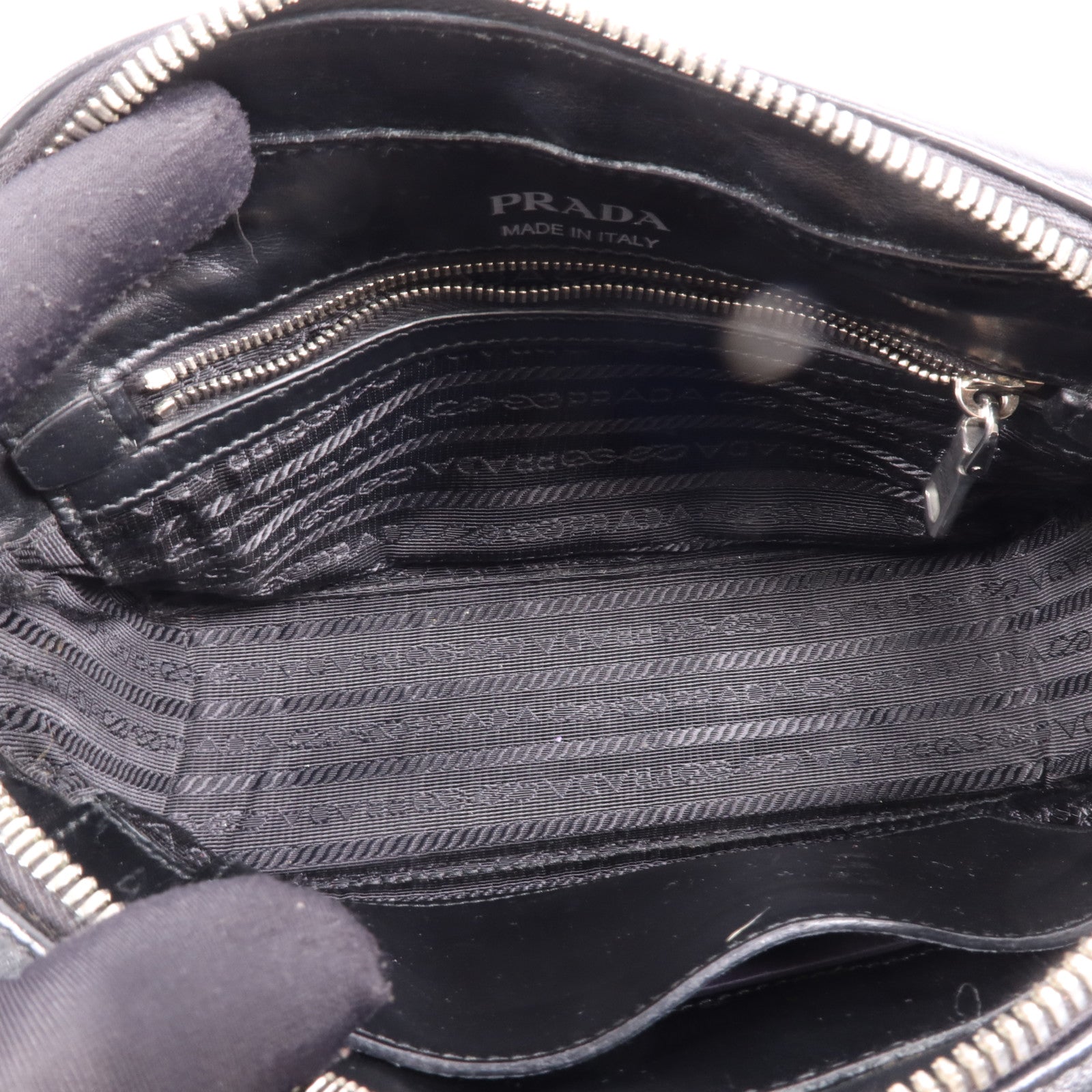 PRADA 牛皮皮革Shoulder Bag銀扣肩背袋