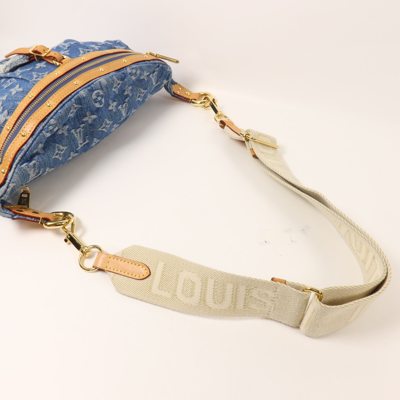 LOUIS VUITTON Monogram Denim Bum Bag腰包