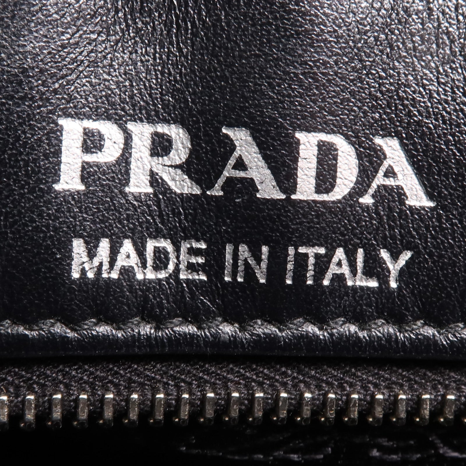 PRADA 牛皮皮革Shoulder Bag銀扣肩背袋