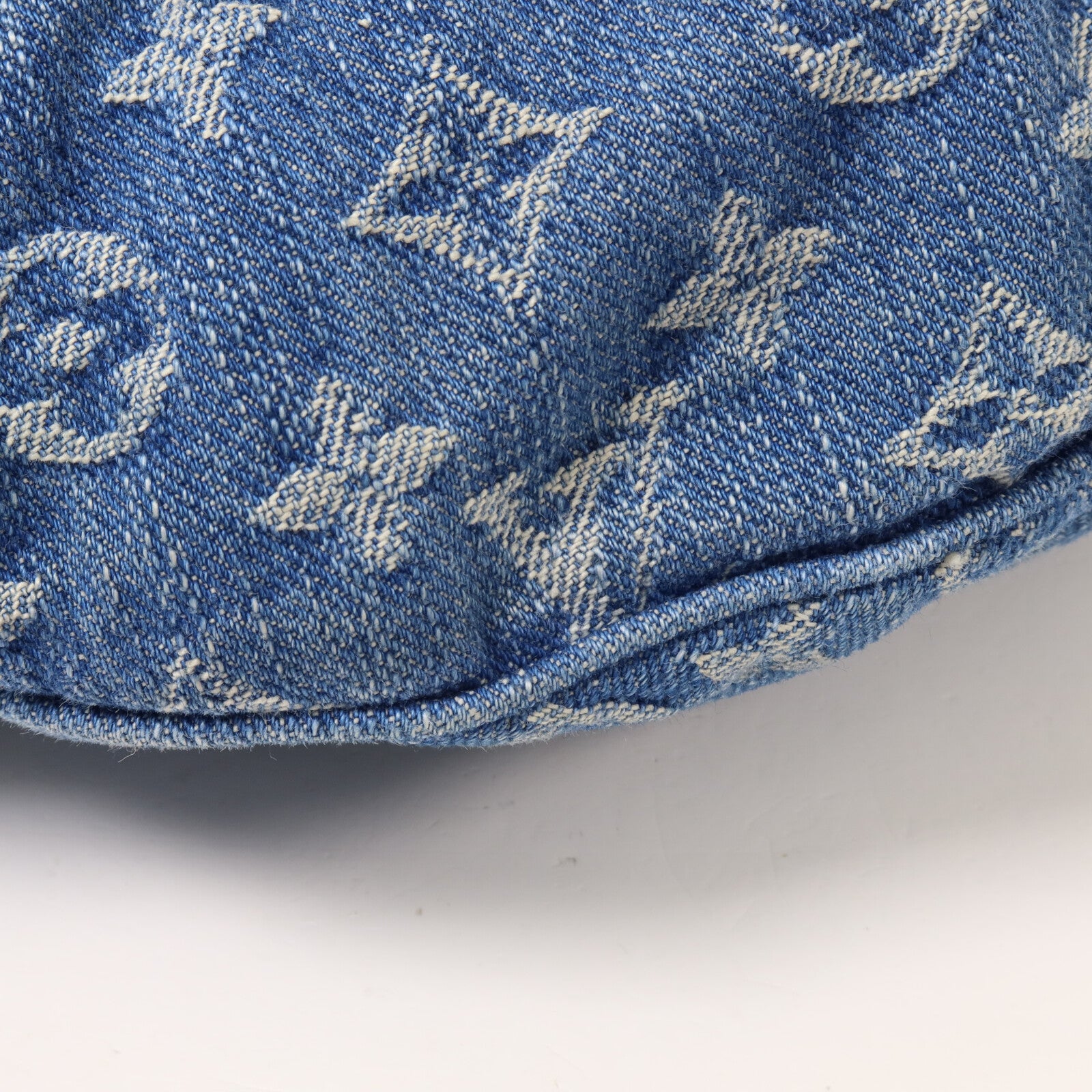 LOUIS VUITTON Monogram Denim Bum Bag腰包