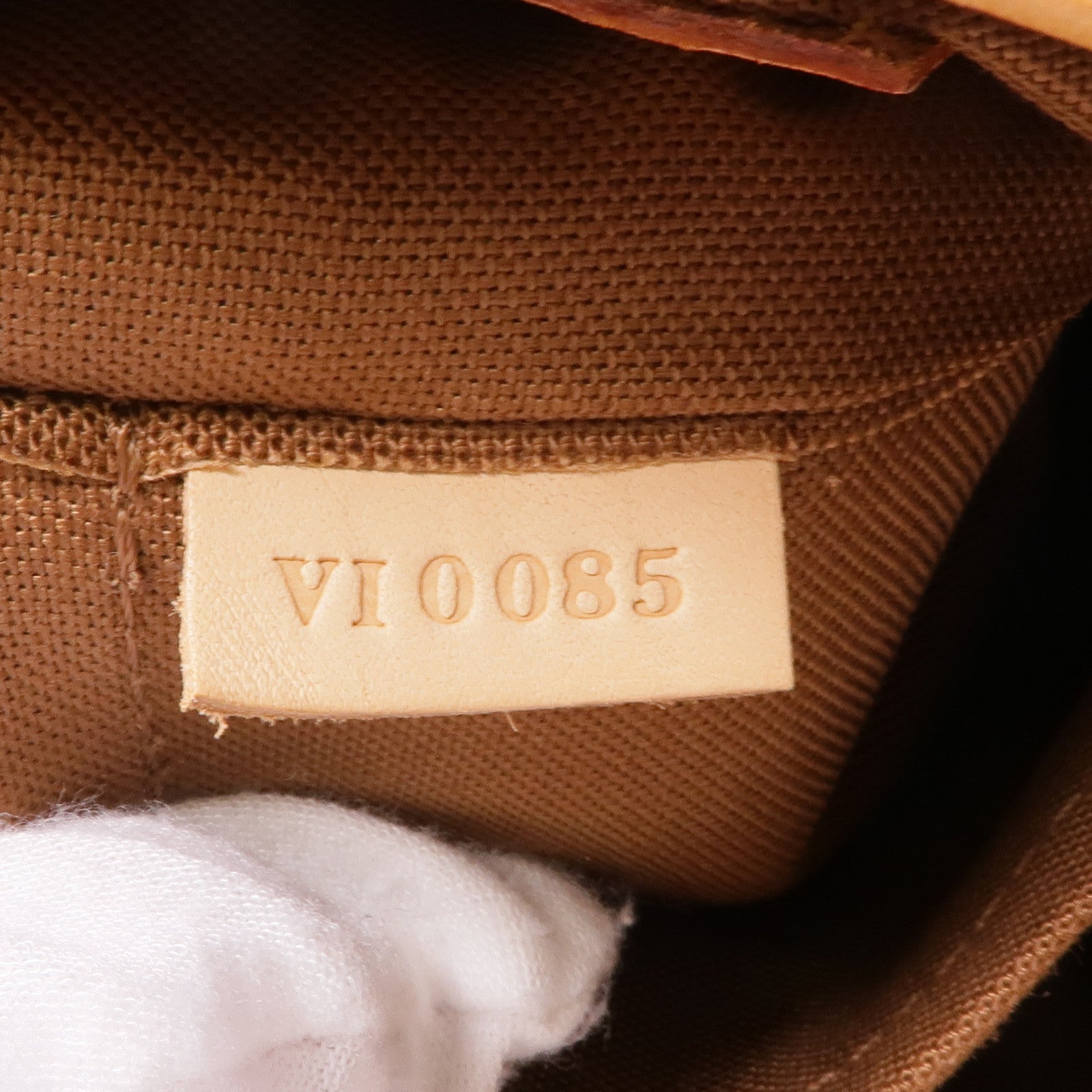 LOUIS VUITTON Monogram Batignolles金扣手挽袋棕色