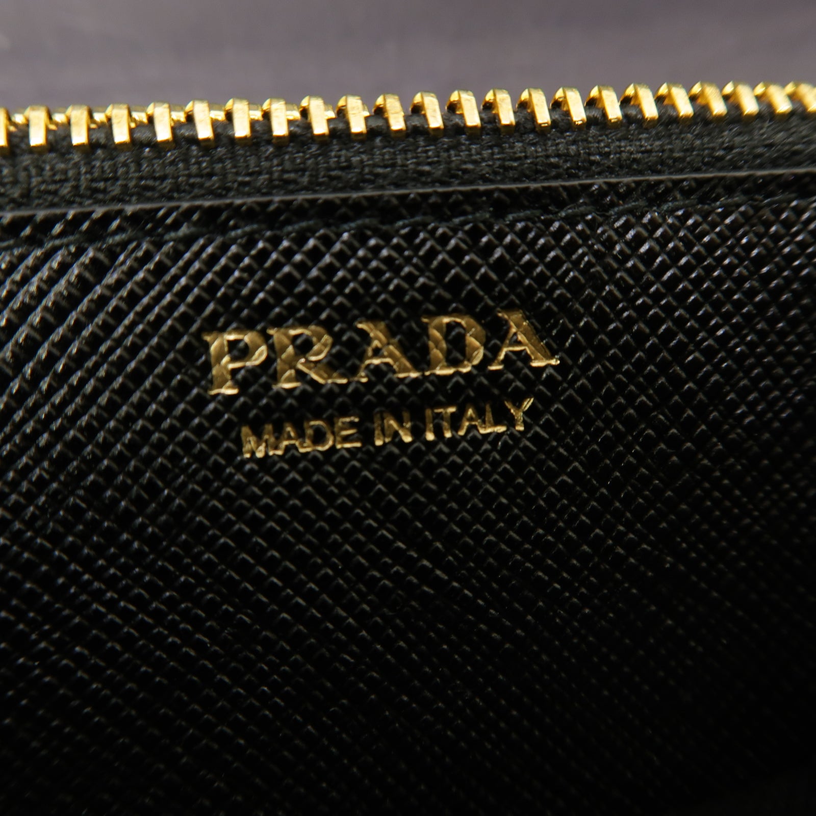 PRADA 牛皮皮革Long wallet金扣長錢包黒色