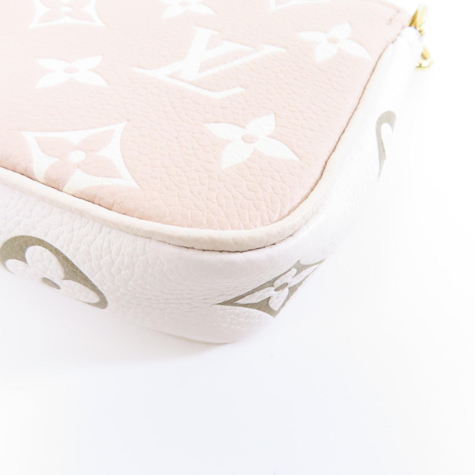 LOUIS VUITTON Monogram Empreinte Mini Pochette Accessories金扣手挽袋綠色/米色/白色