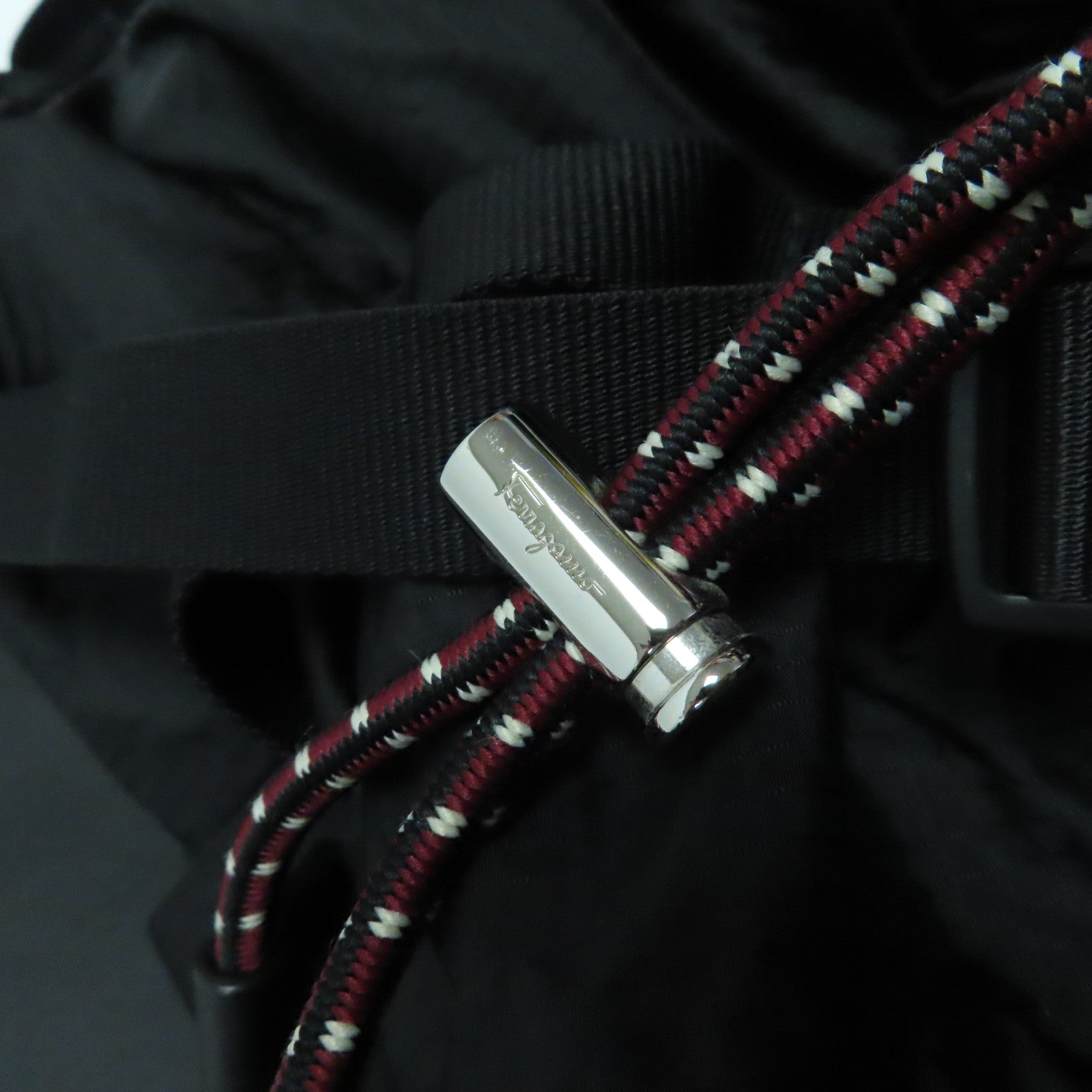 Salvatore Ferragamo 【激減優惠】尼龍/皮革Rucksack銀扣背包黑色