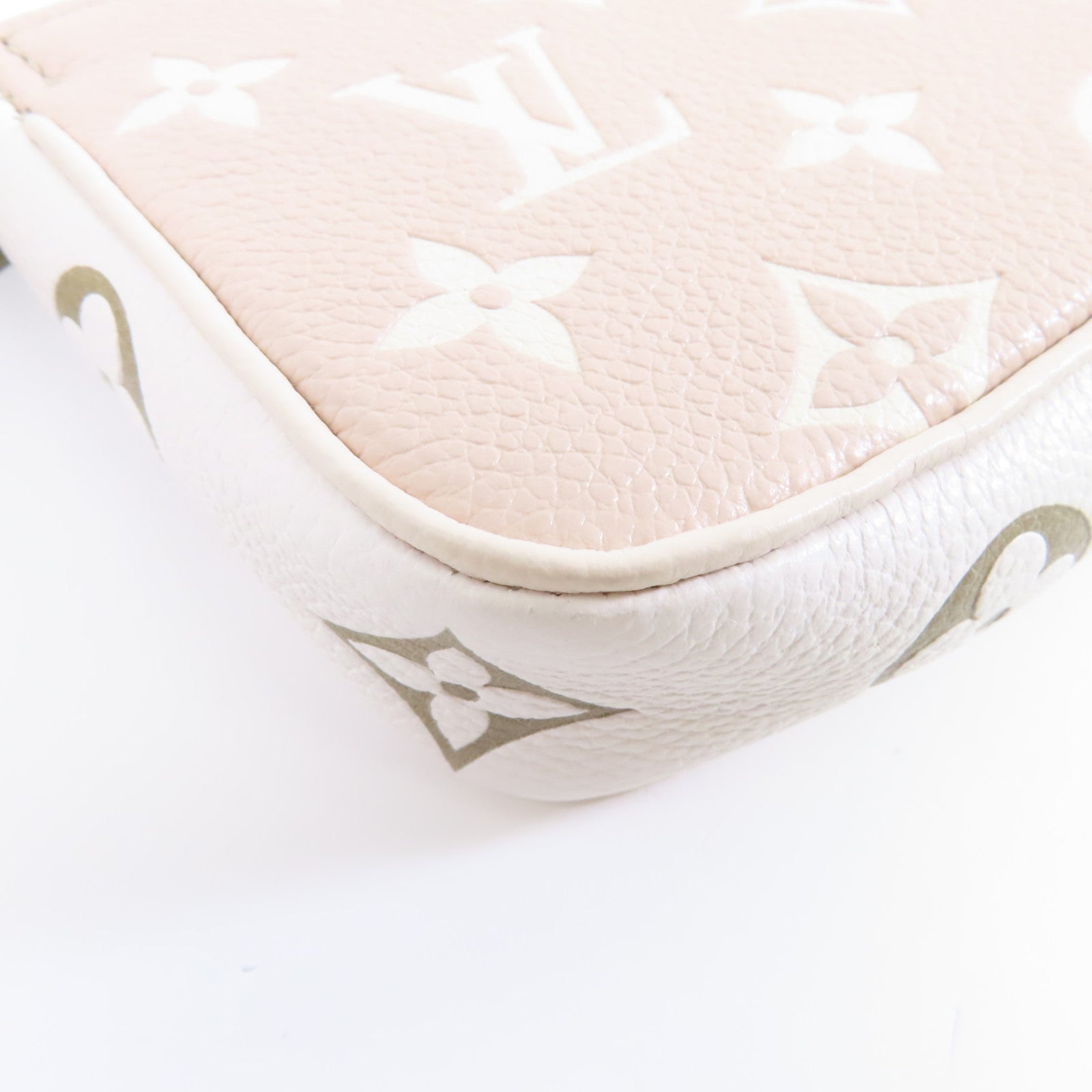 LOUIS VUITTON Monogram Empreinte Mini Pochette Accessories金扣手挽袋綠色/米色/白色