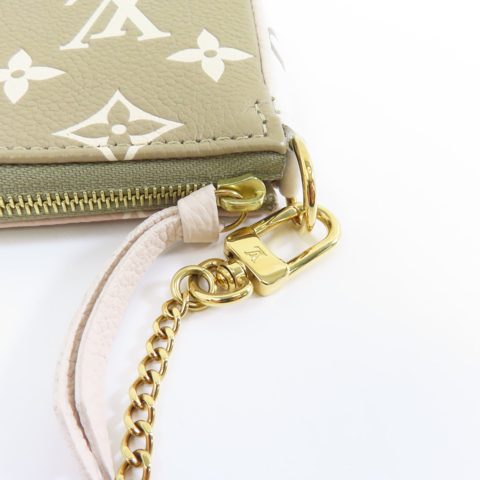 LOUIS VUITTON Monogram Empreinte Mini Pochette Accessories金扣手挽袋綠色/米色/白色