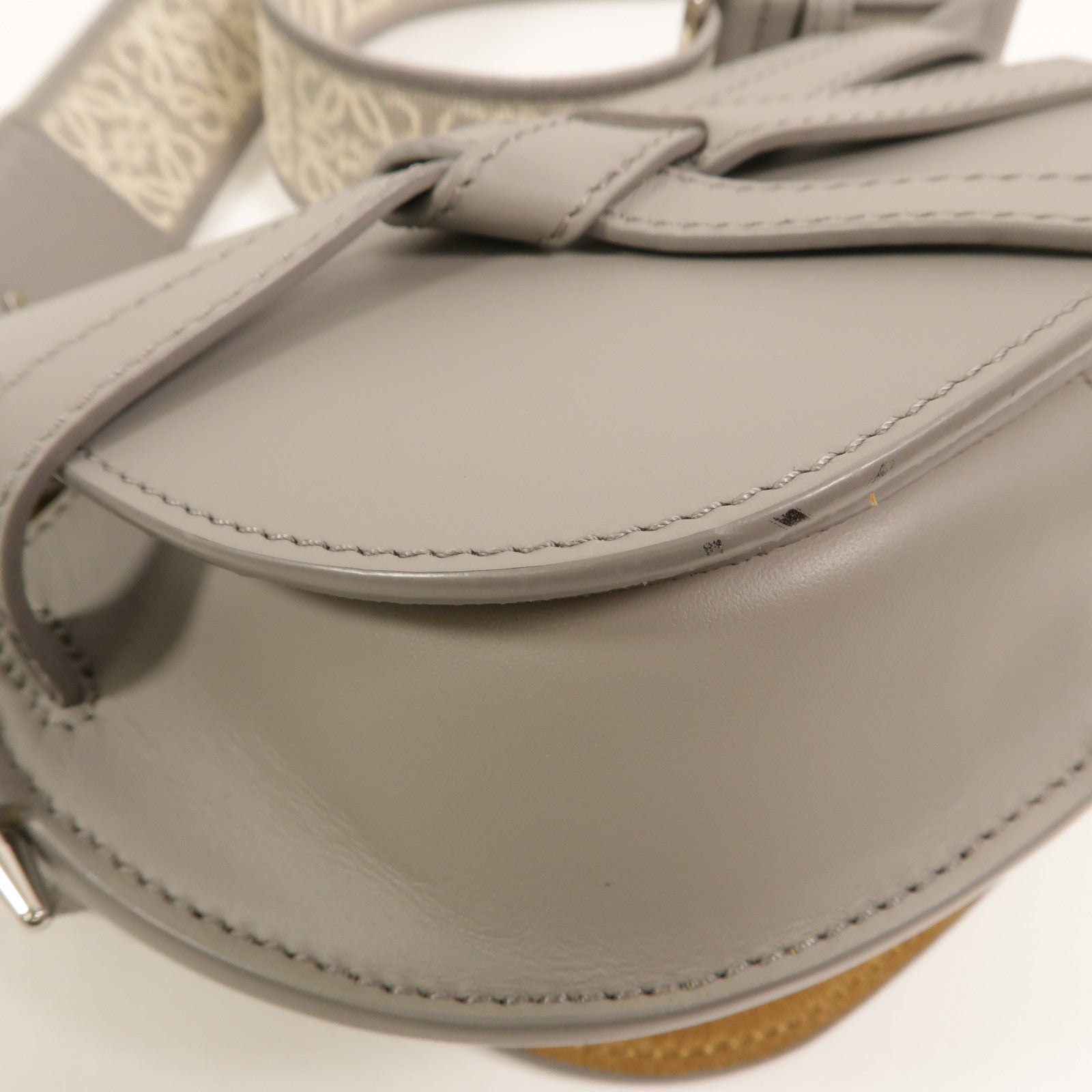 LOEWE 牛皮皮革Mini Gate肩背袋