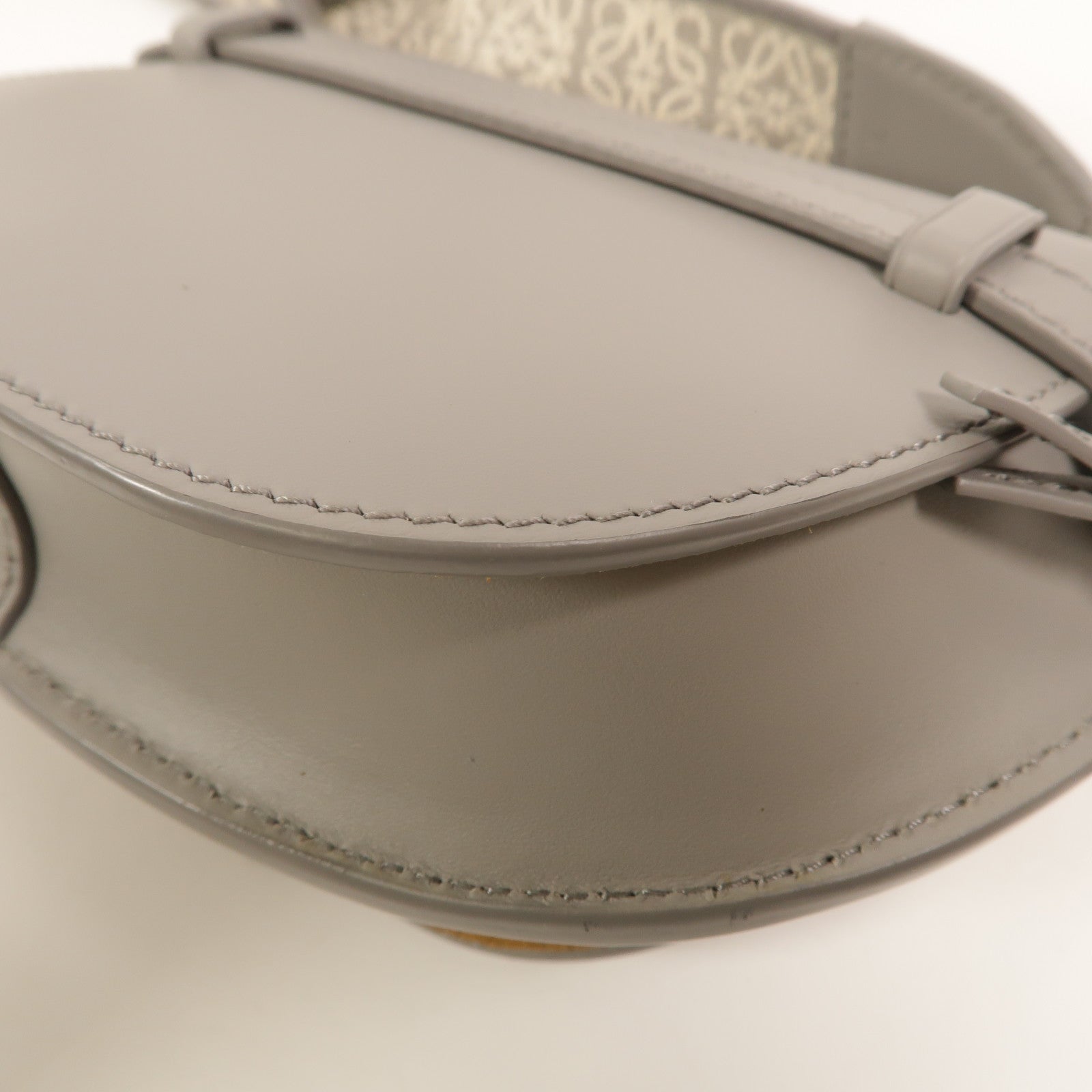 LOEWE 牛皮皮革Mini Gate肩背袋