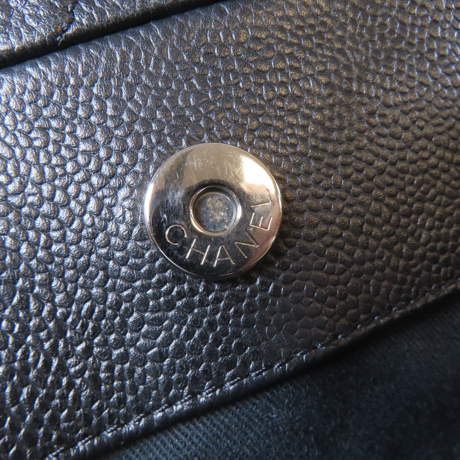 CHANEL 菱格Caviar皮革Totebag銀扣鏈帶肩背袋黑色