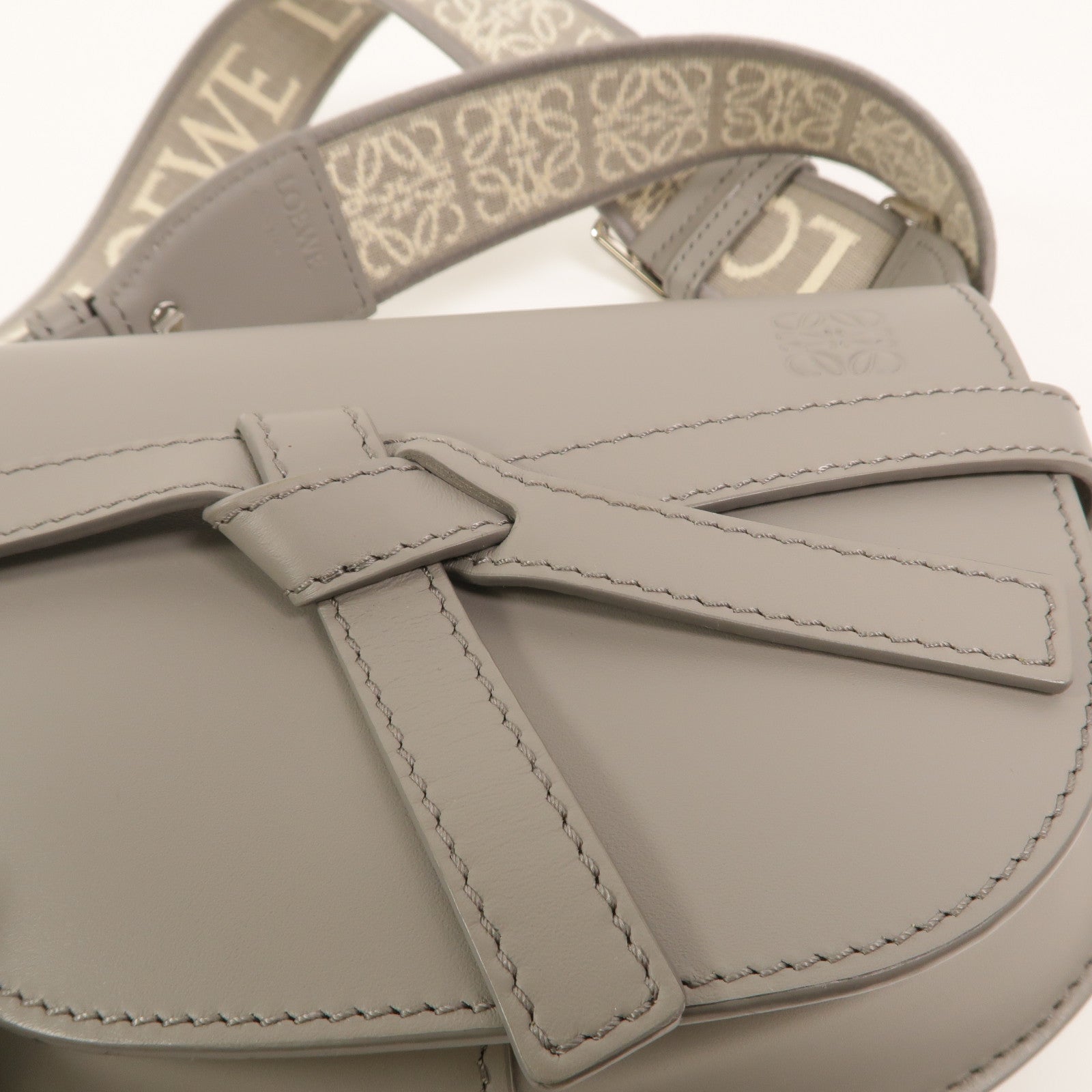 LOEWE 牛皮皮革Mini Gate肩背袋