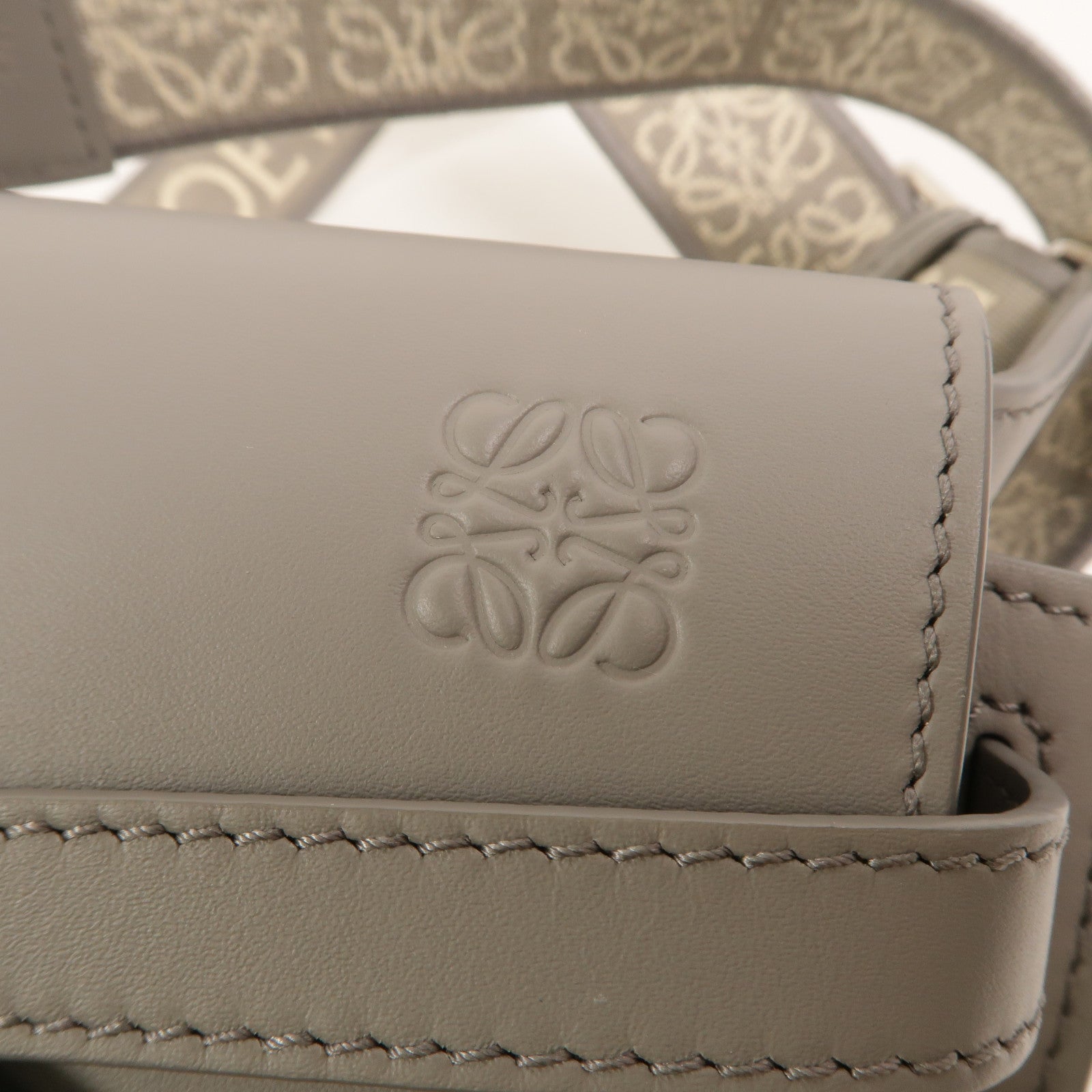 LOEWE 牛皮皮革Mini Gate肩背袋