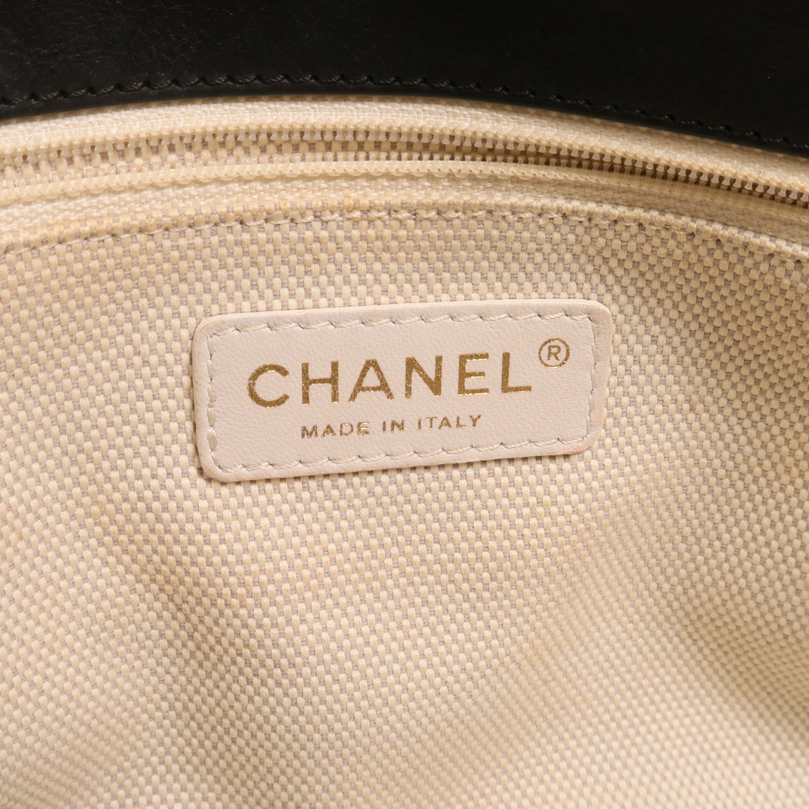 CHANEL 牛皮皮革Chain Shoulder金扣肩背袋