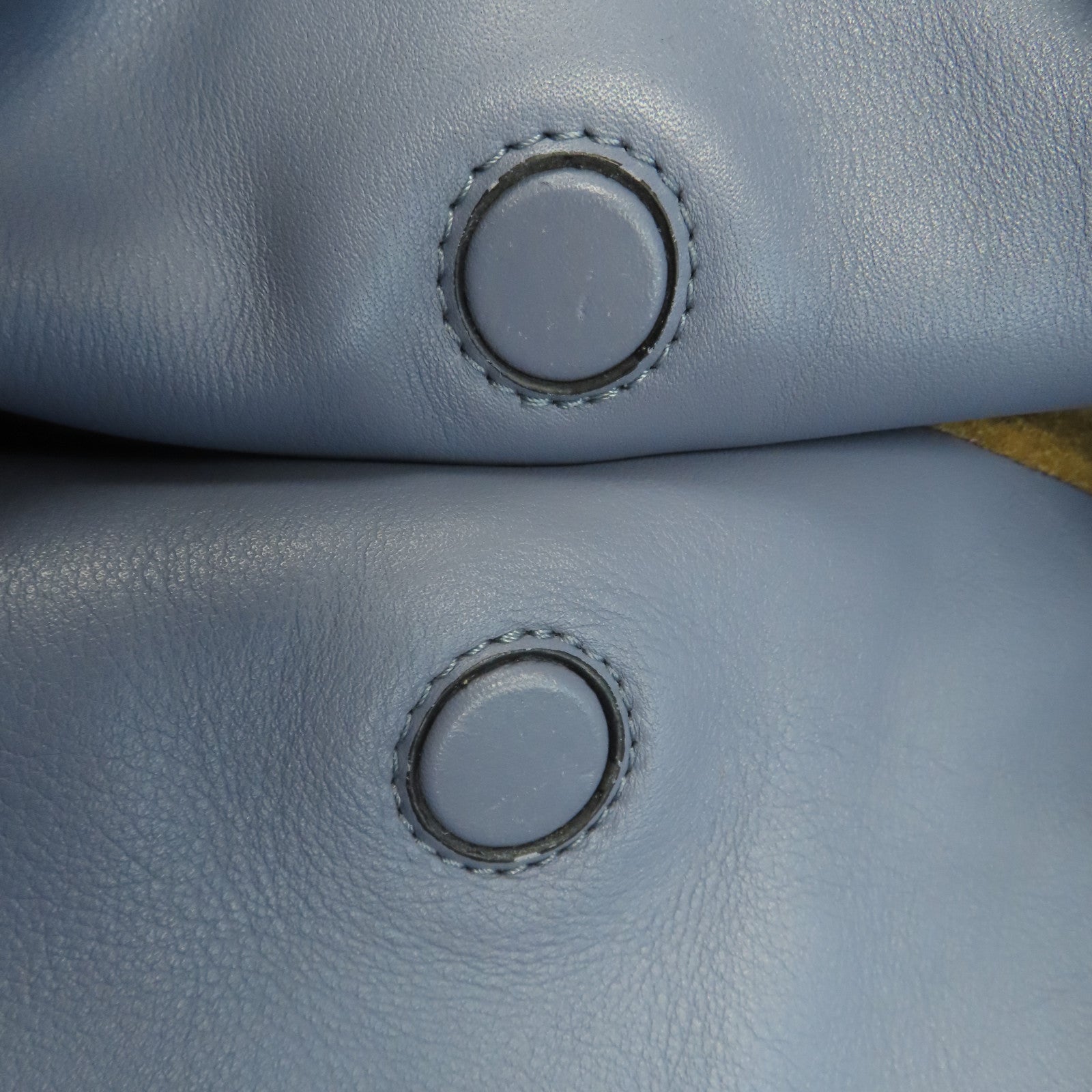LOEWE 牛皮皮革Flamenco金扣肩背袋藍色