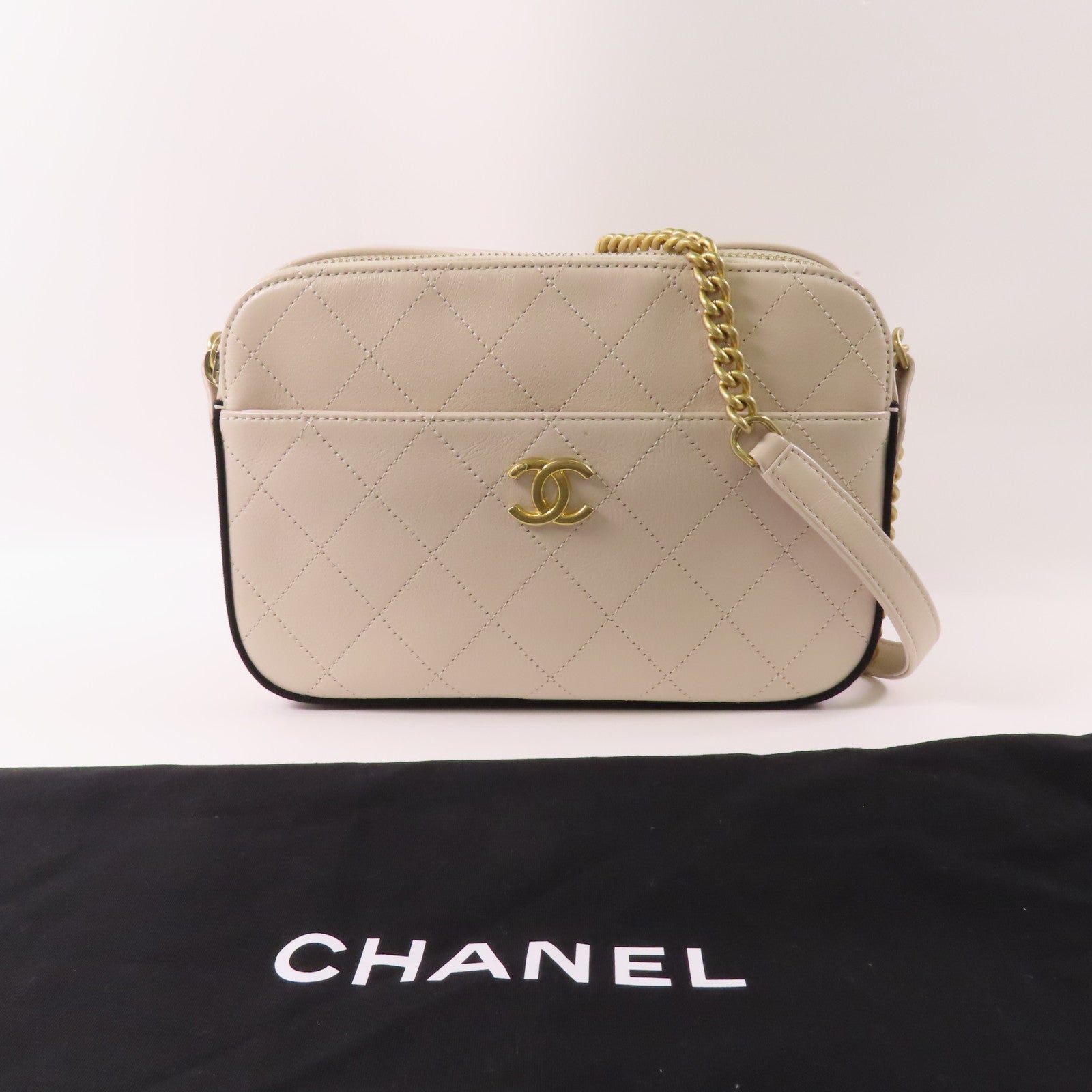 CHANEL 牛皮皮革Camera Bag金扣鏈帶肩背袋