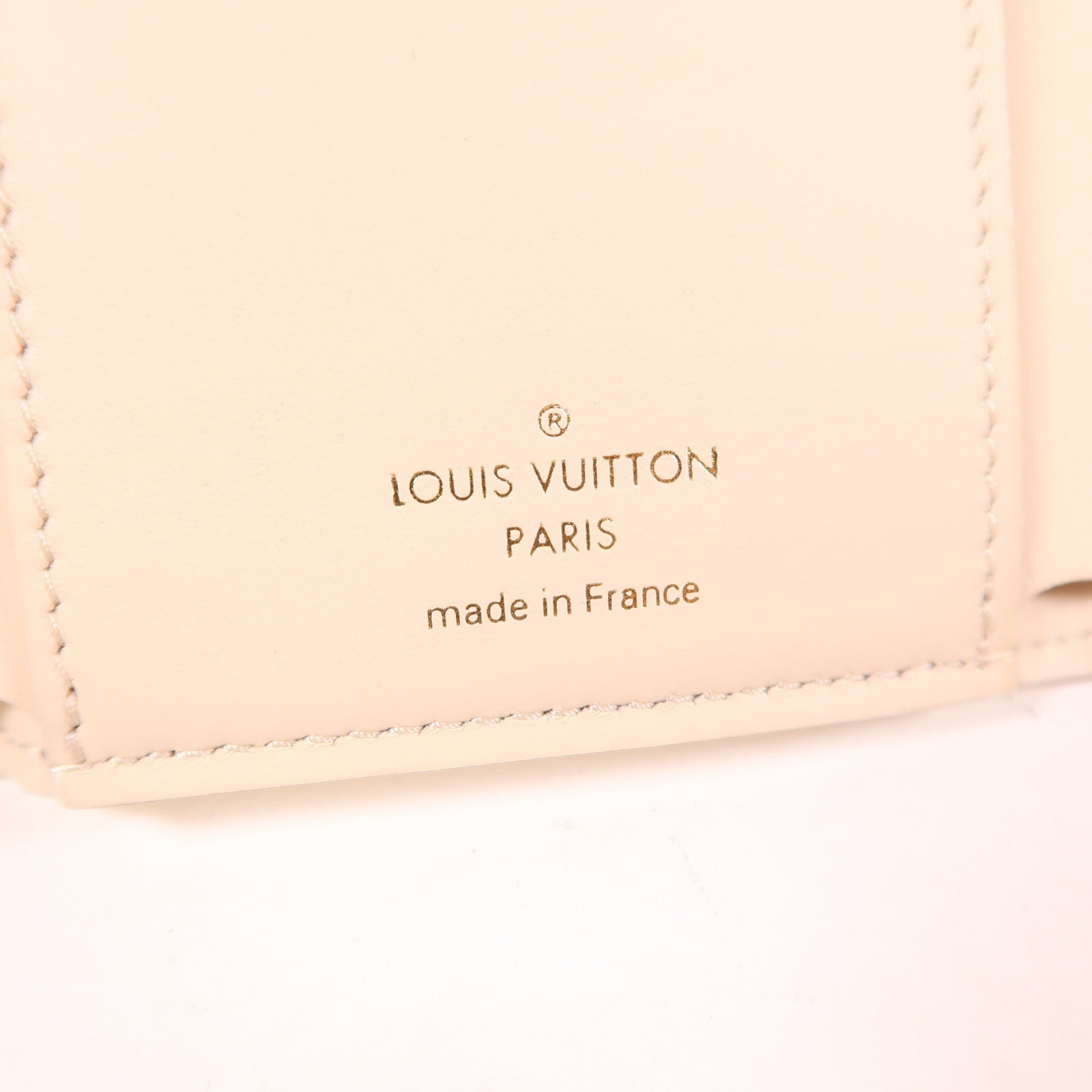 LOUIS VUITTON 【激減優惠】牛皮皮革Capucines Compact Wallet金扣錢包