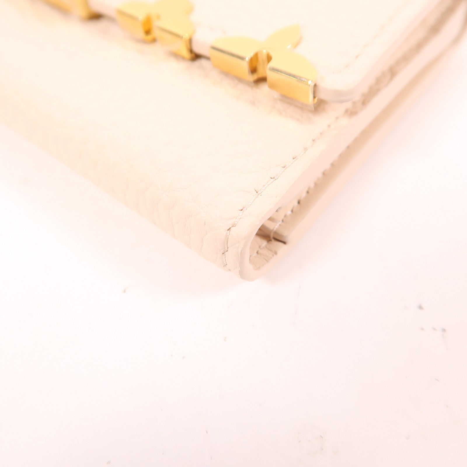 LOUIS VUITTON 牛皮皮革Capucines Compact Wallet金扣錢包