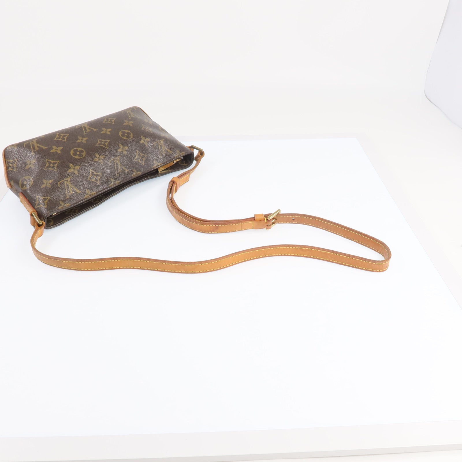 LOUIS VUITTON 【激減優惠】Monogram Trotteur金扣肩背袋