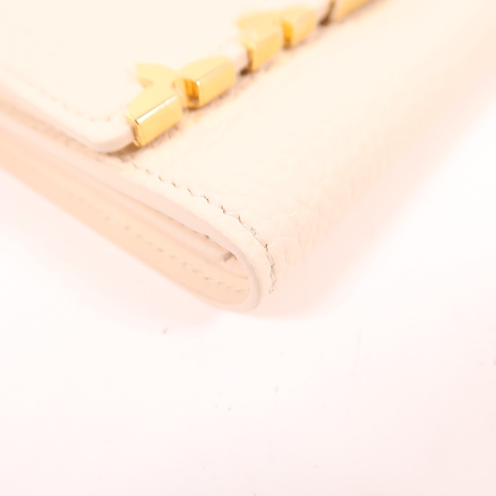 LOUIS VUITTON 牛皮皮革Capucines Compact Wallet金扣錢包