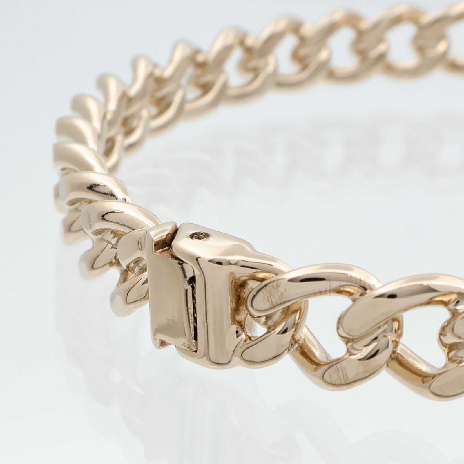 CHANEL 金屬CC Choker Necklace項鍊