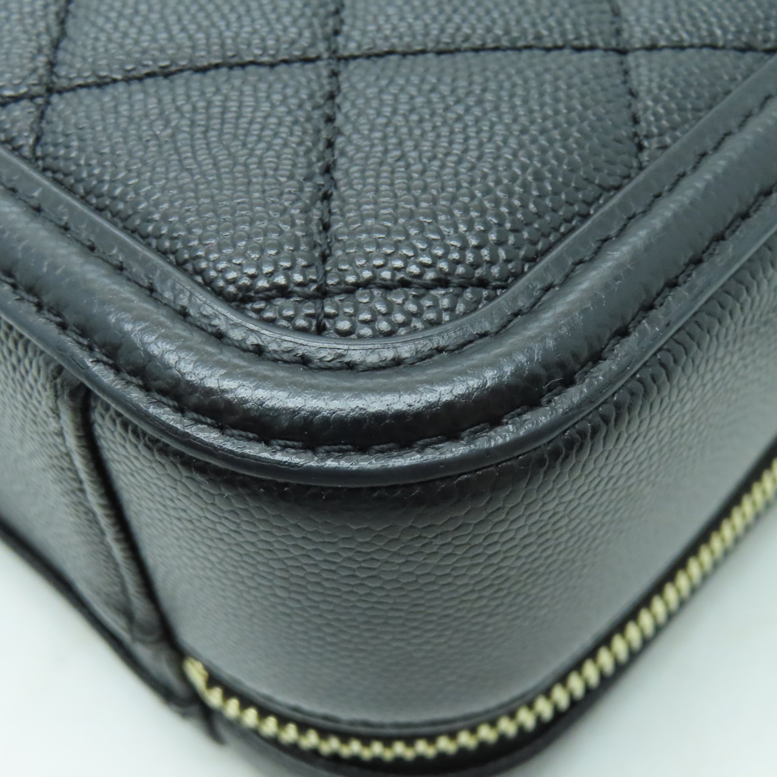 CHANEL 菱格牛皮皮革Chain Shoulder金扣鏈帶肩背袋黑色