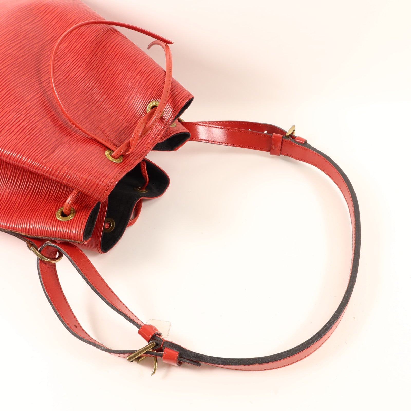 LOUIS VUITTON 【激減優惠】Epi Petit Noe金扣肩背袋