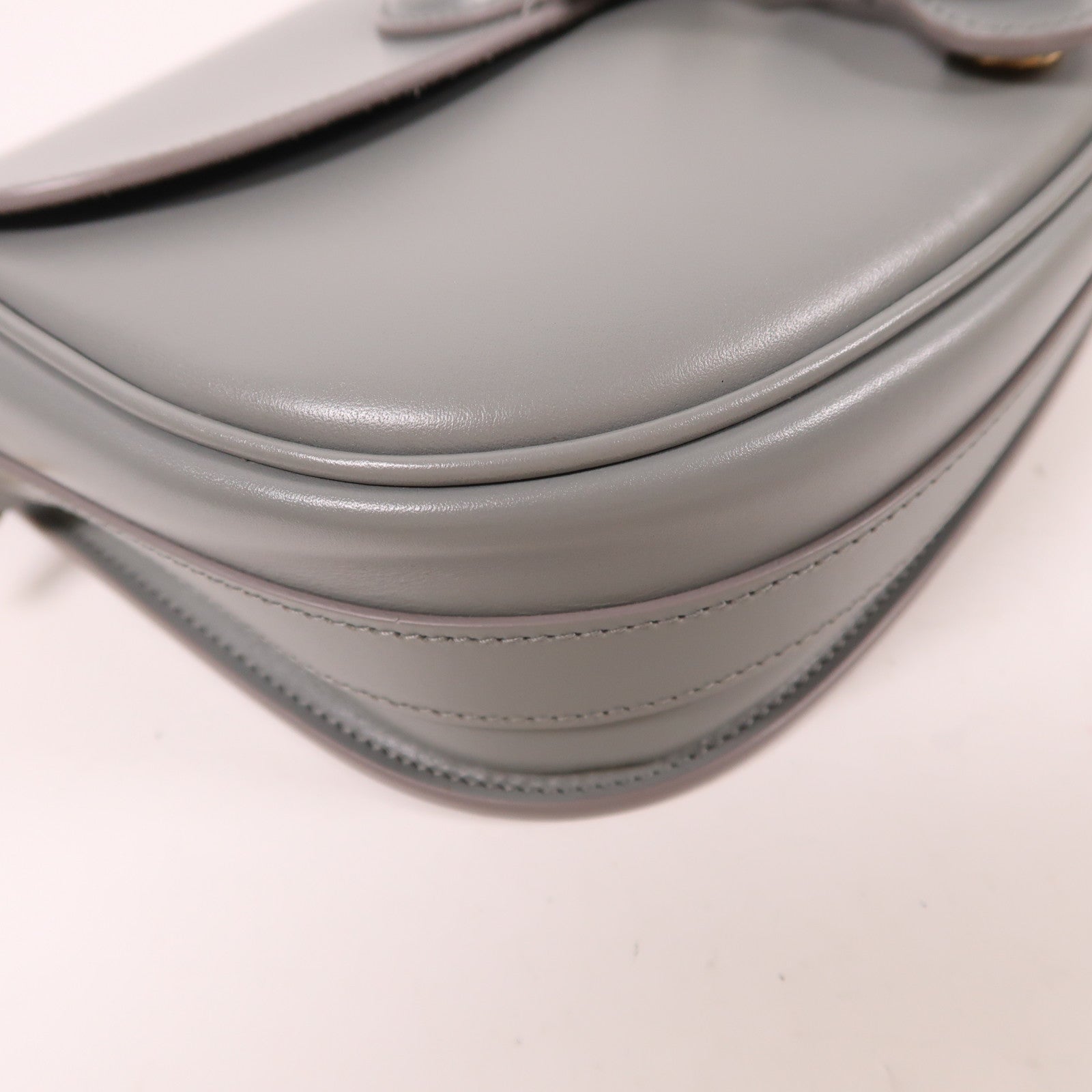 Dior 牛皮皮革Bobby Bag金扣肩背袋