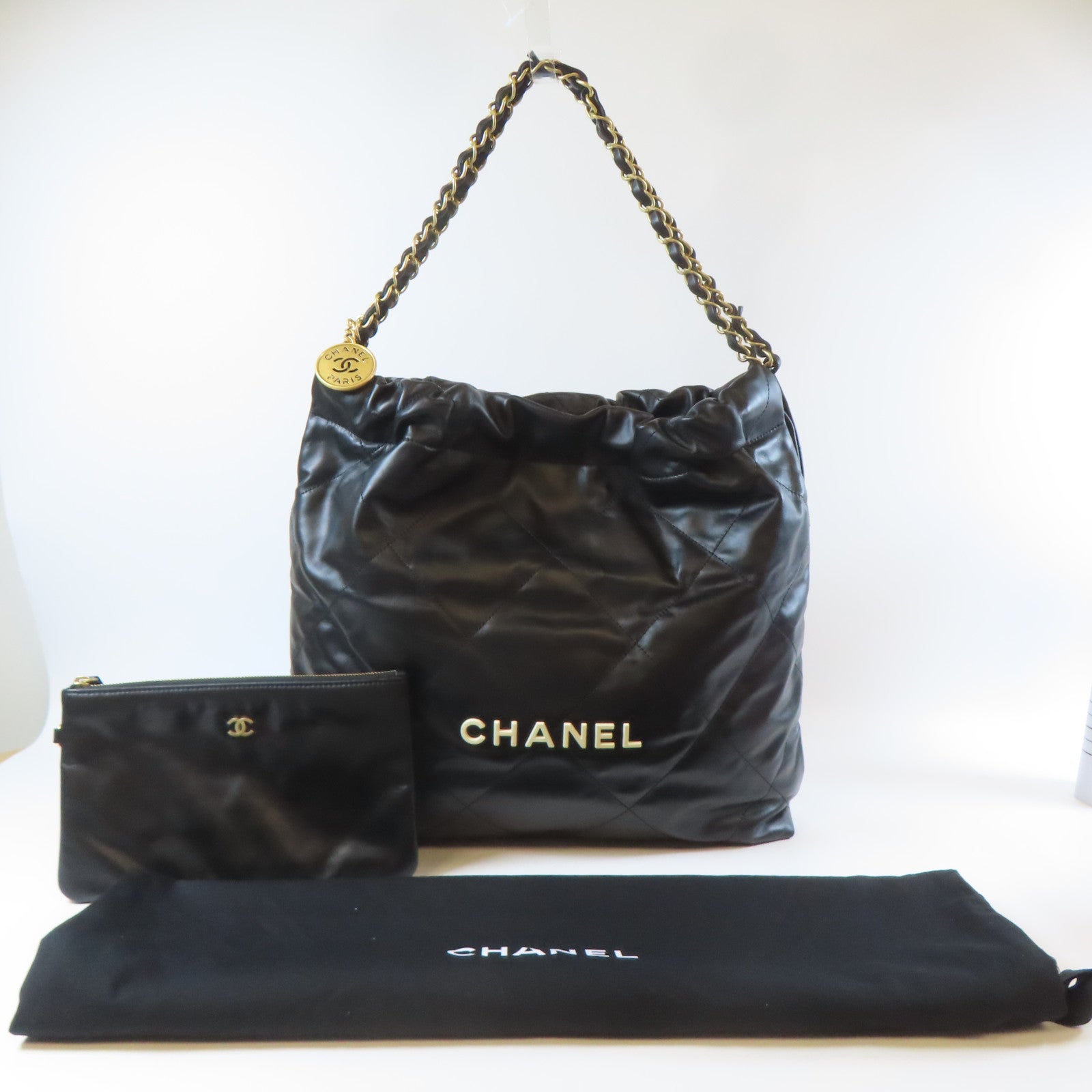 CHANEL 菱格羊皮皮革Chanel 22 Chain Shoulder Bag金扣鏈帶肩背袋黑色