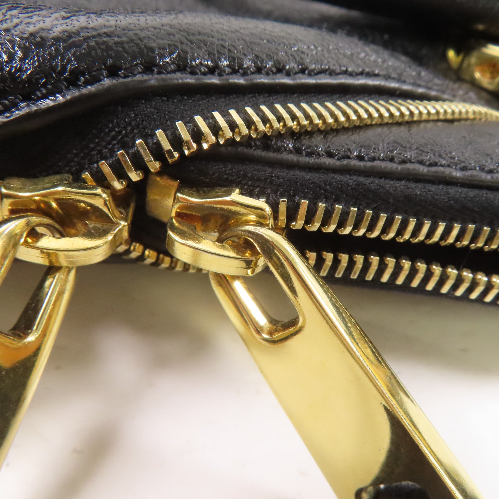 MARC JACOBS 牛皮皮革Handbag金扣手挽袋黑色