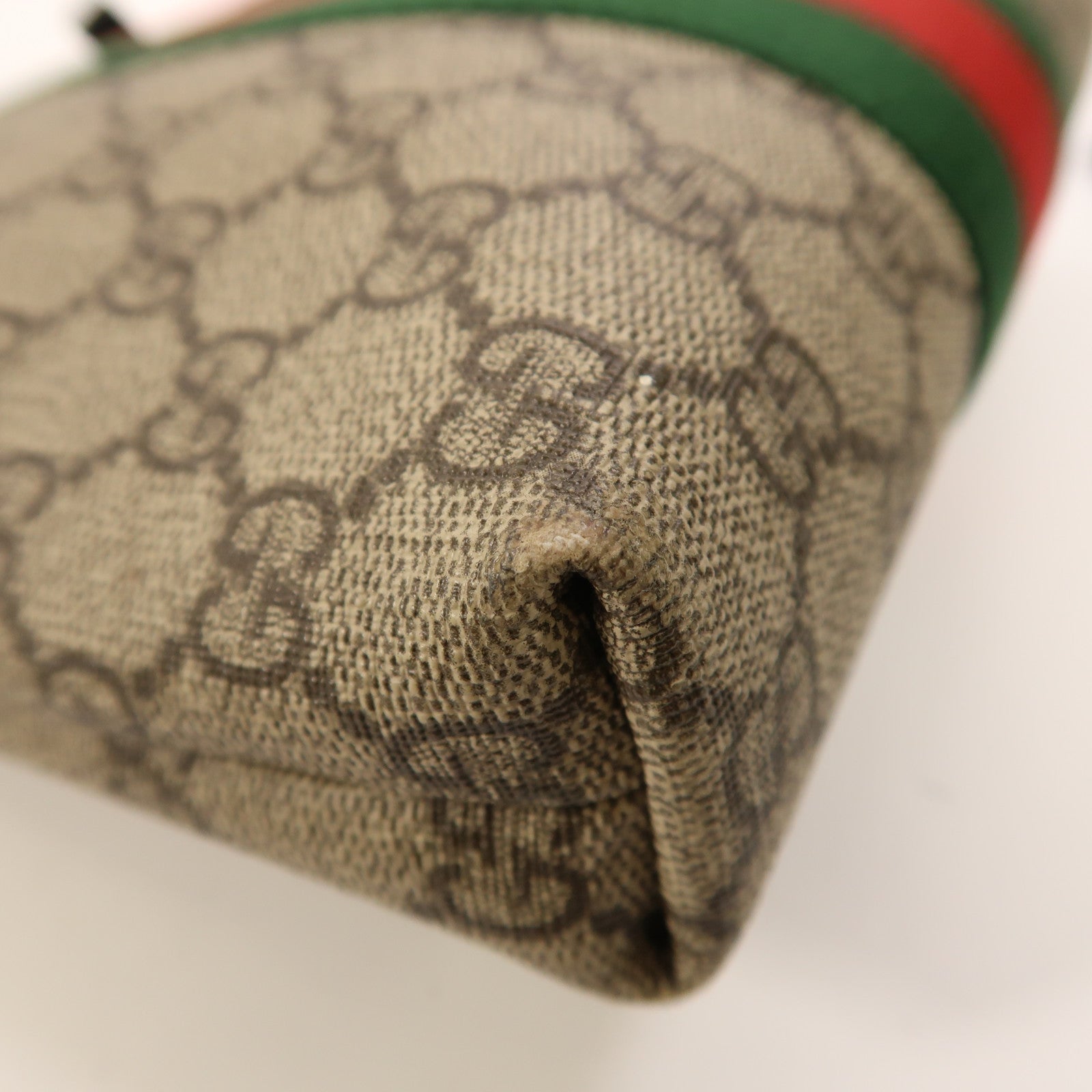 GUCCI 塗層帆布GG Supreme Shoulder Bag銀扣肩背袋