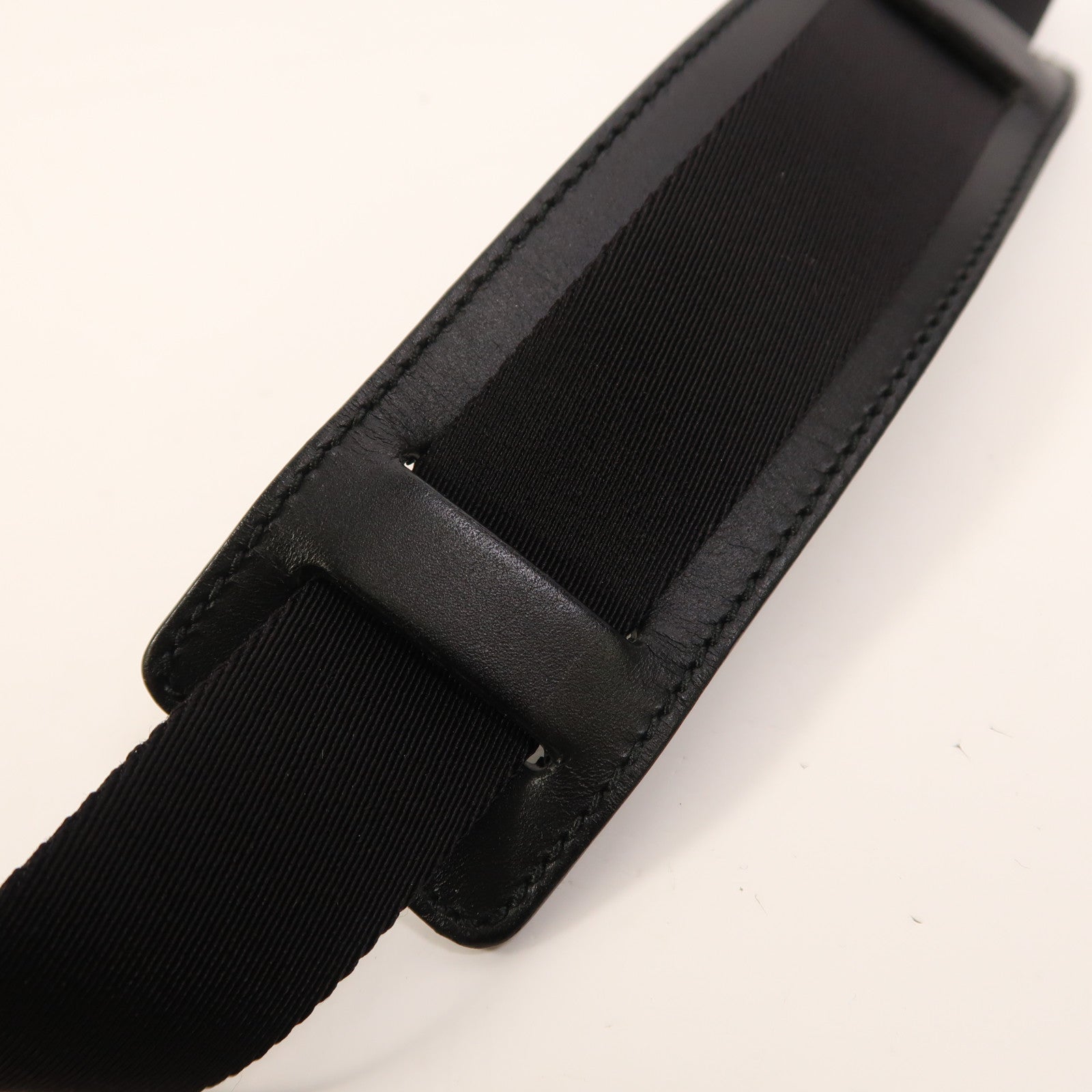 GUCCI 塗層帆布GG Supreme Shoulder Bag銀扣肩背袋